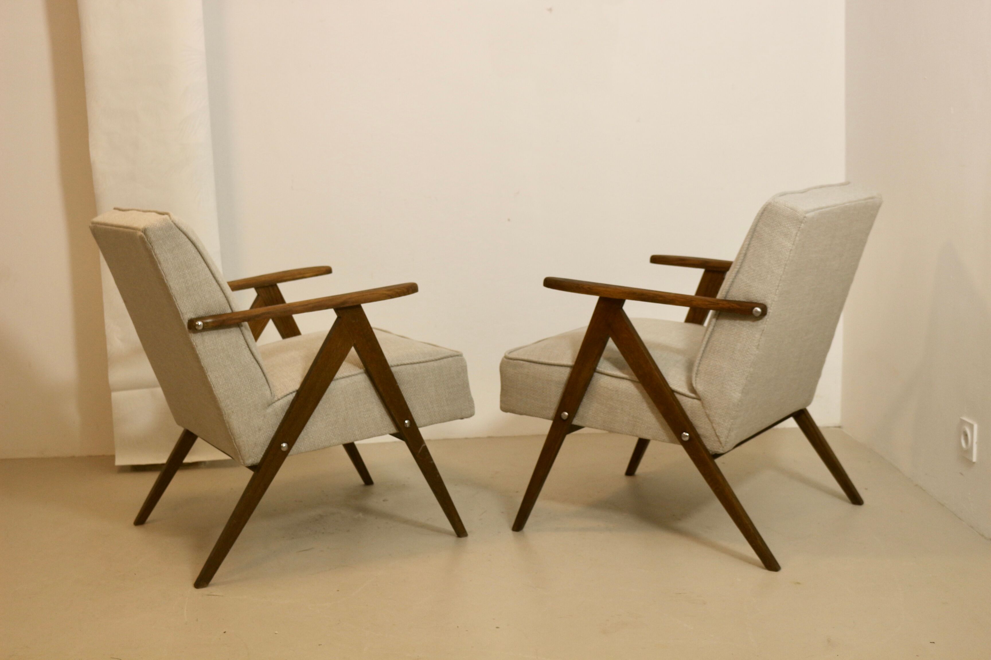 Pair of vintage armchairs design year 60 in oak
