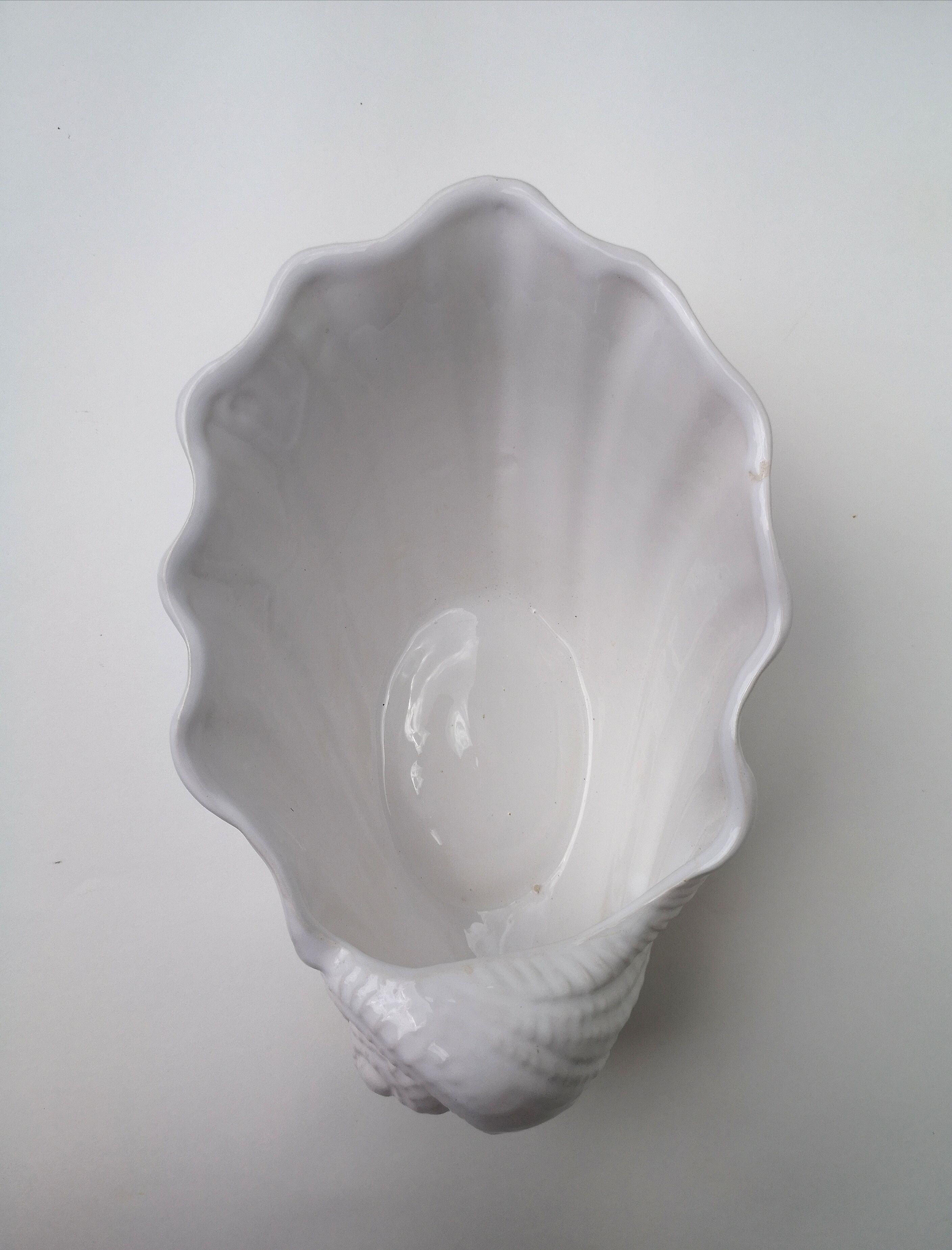 Salad bowl / cache vintage shell pot in earthenware