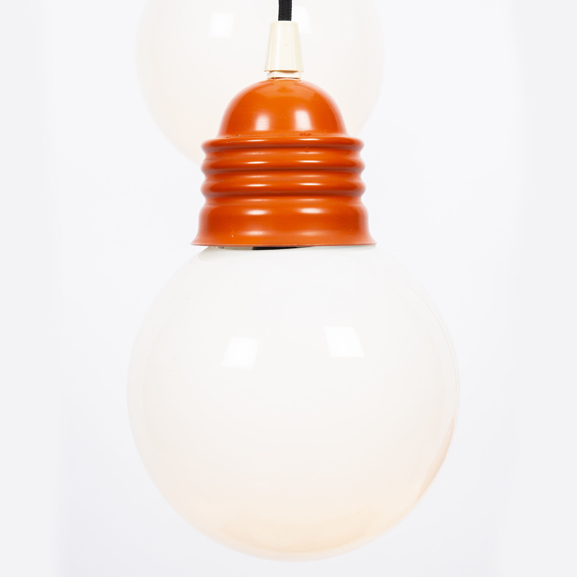Suspension orange-blanc à ampoule triple