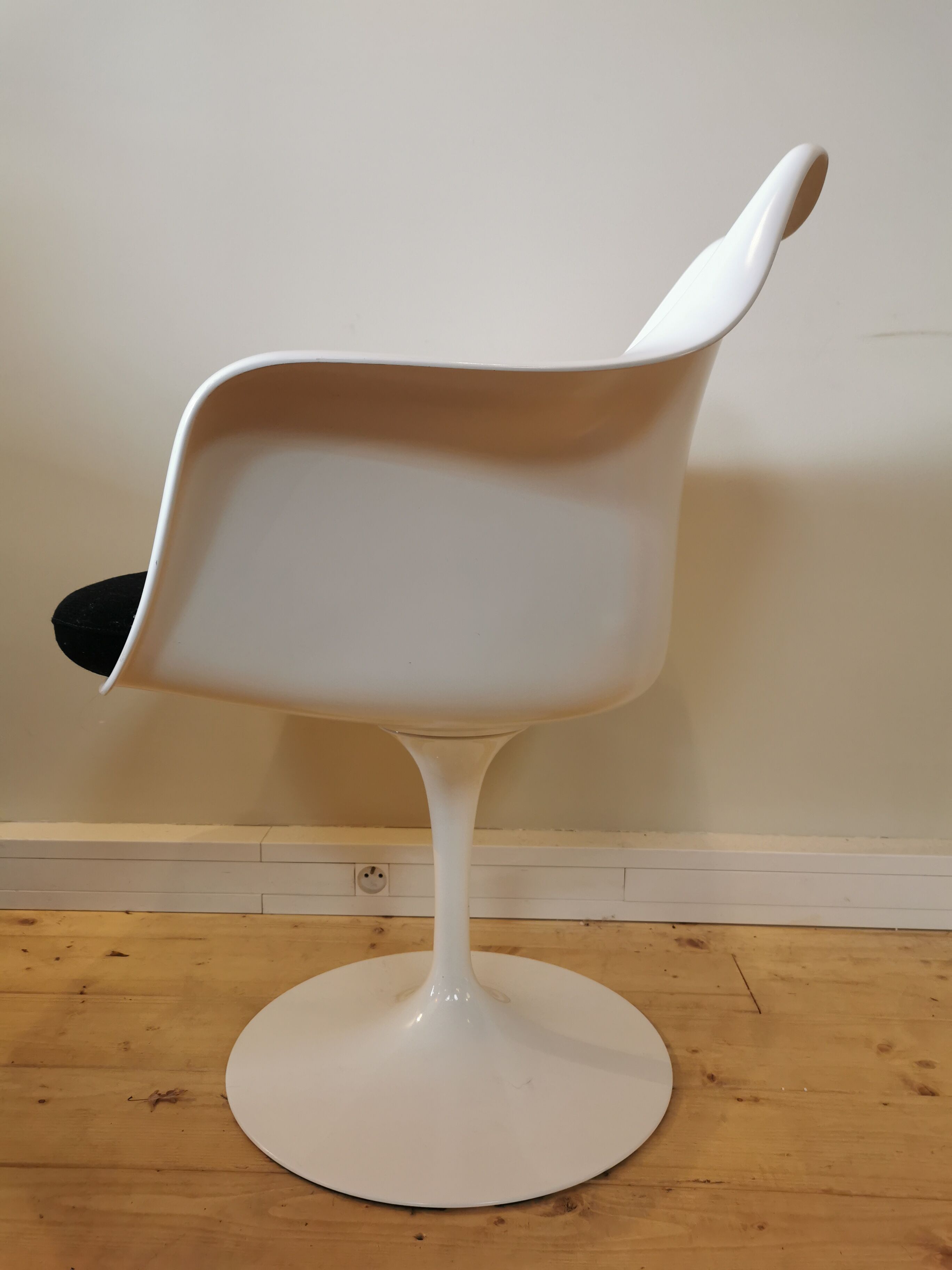 Armchair by Eero Saarineen for Knoll