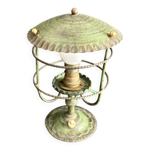 Lampe ancienne en métal