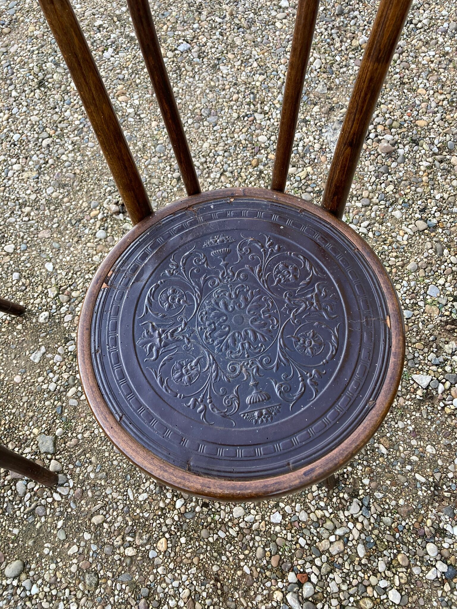 4 Fischel bistro chairs