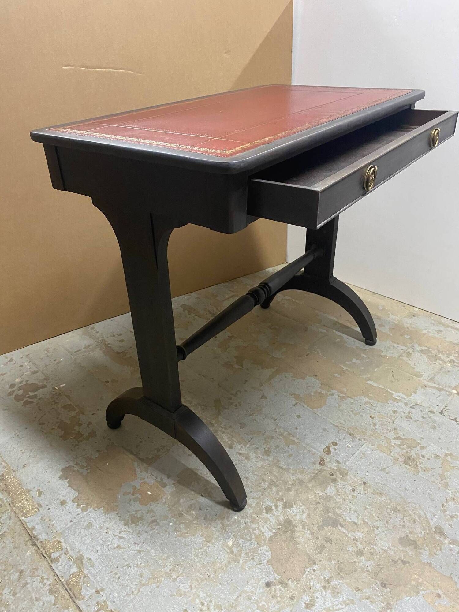 Writing table