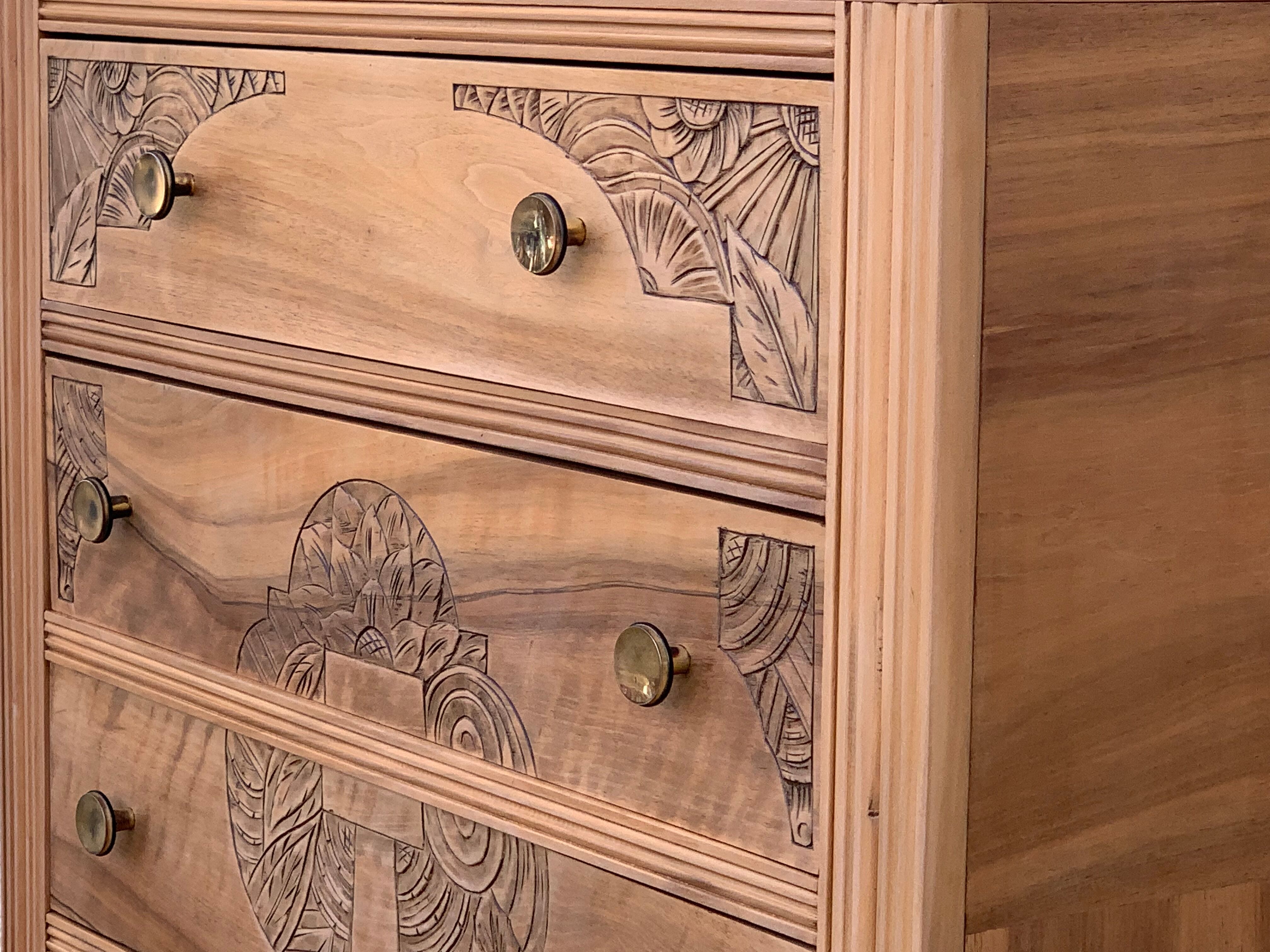 Art Deco chest of drawers Blond walnut 1930