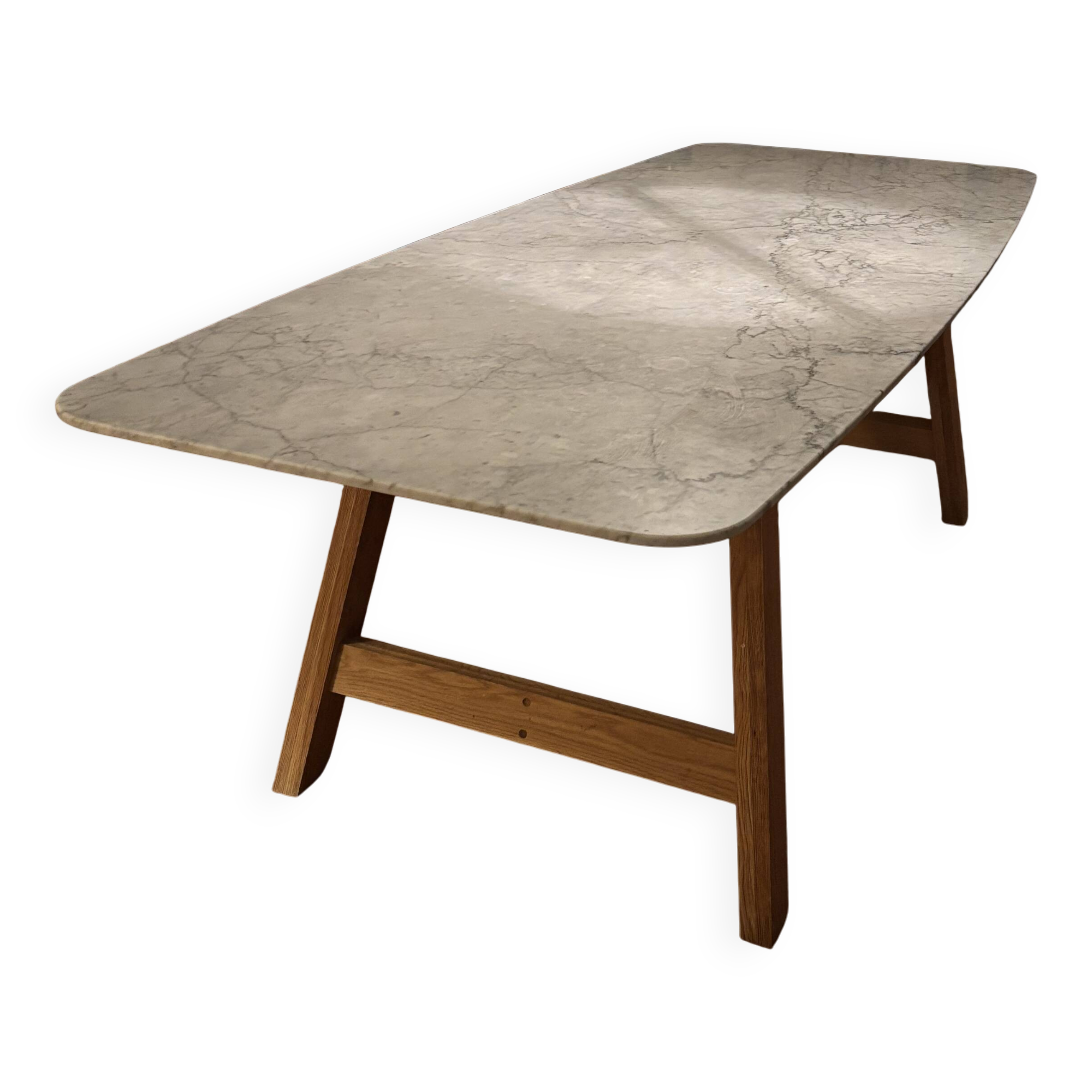 Marble table buondi