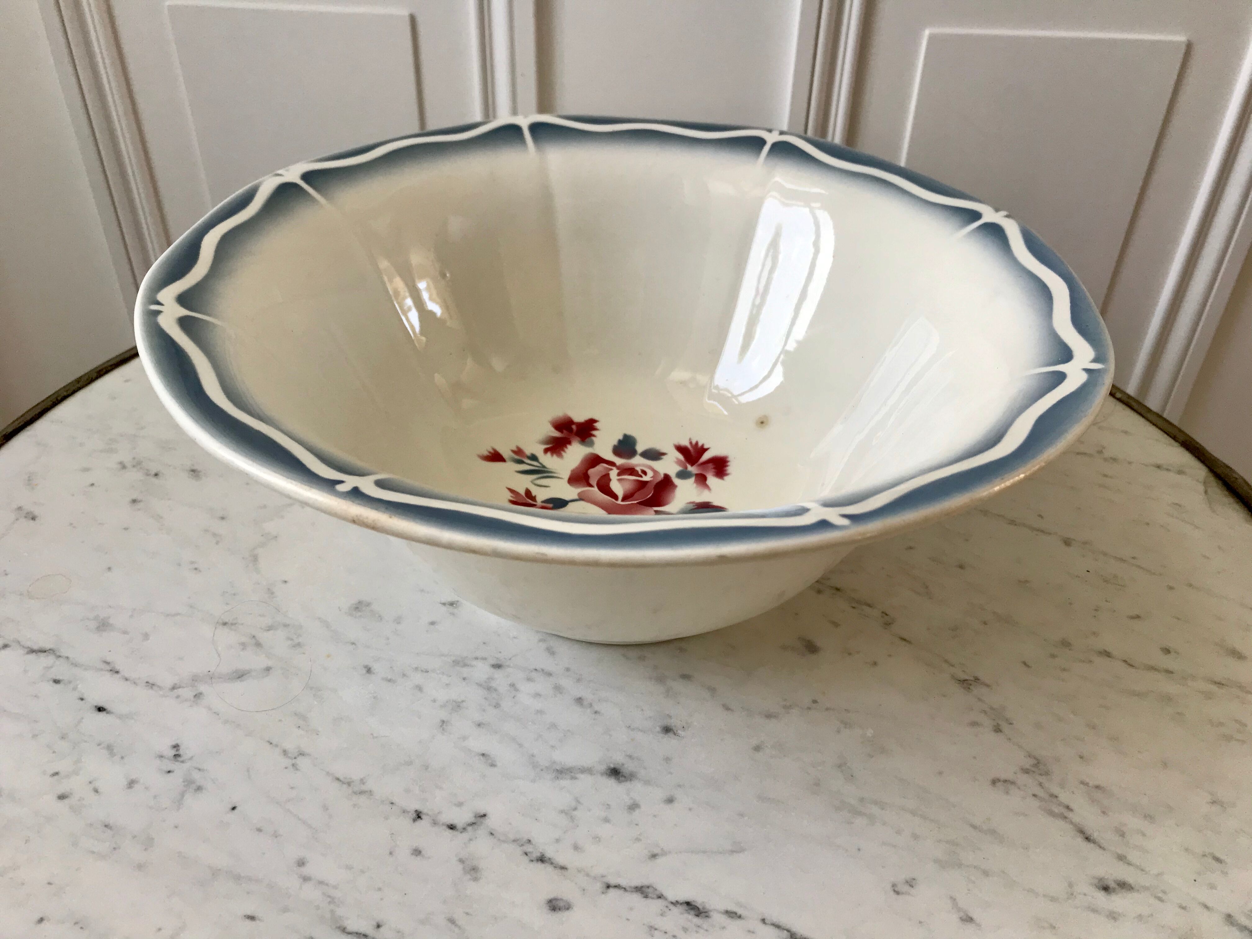 Salad bowl Digoin Sarreguemines model Nina Rosa years 30-40