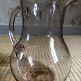 Pitcher "ventru" in biot glass