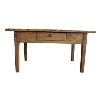 Old farmhouse coffee table in raw wood (pine and oak)