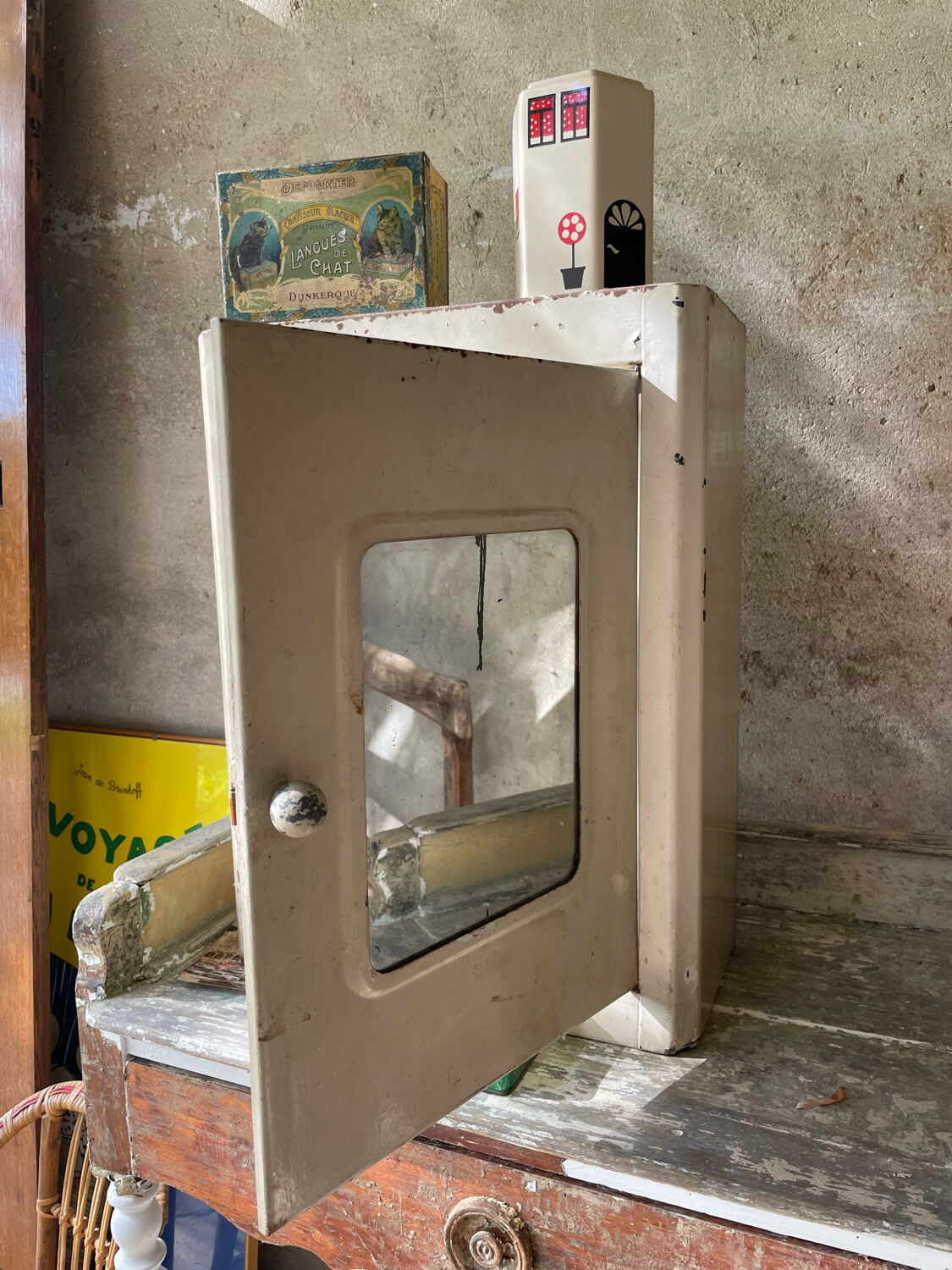 Medicine cabinet