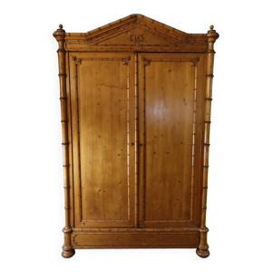 Armoire en pitchpin