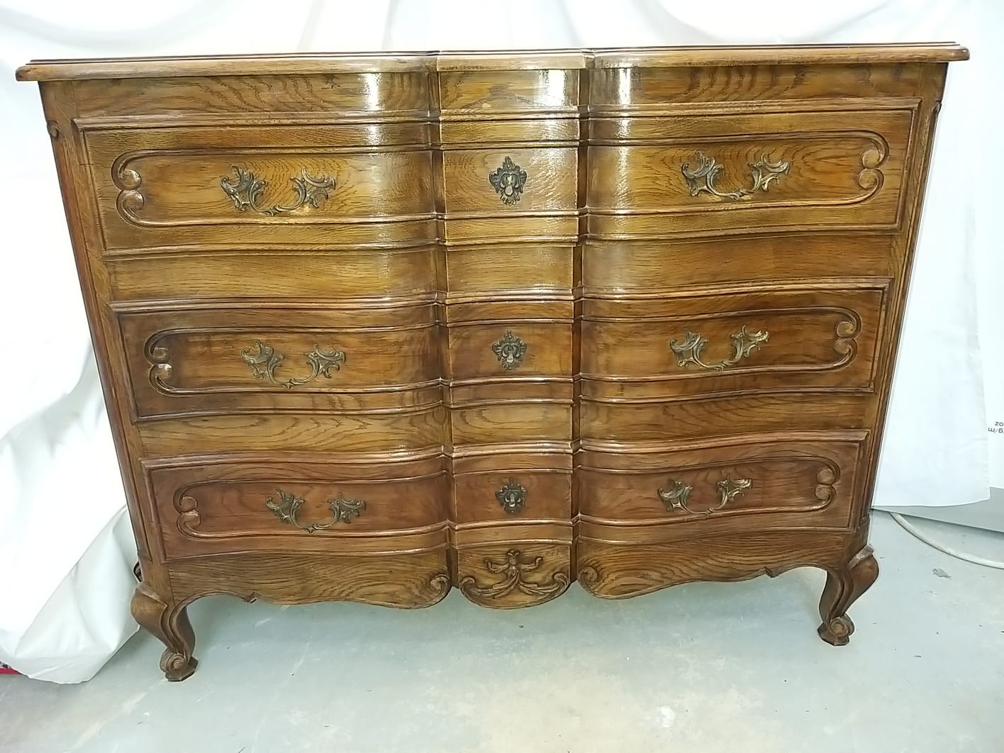 Chest of drawers crossbow