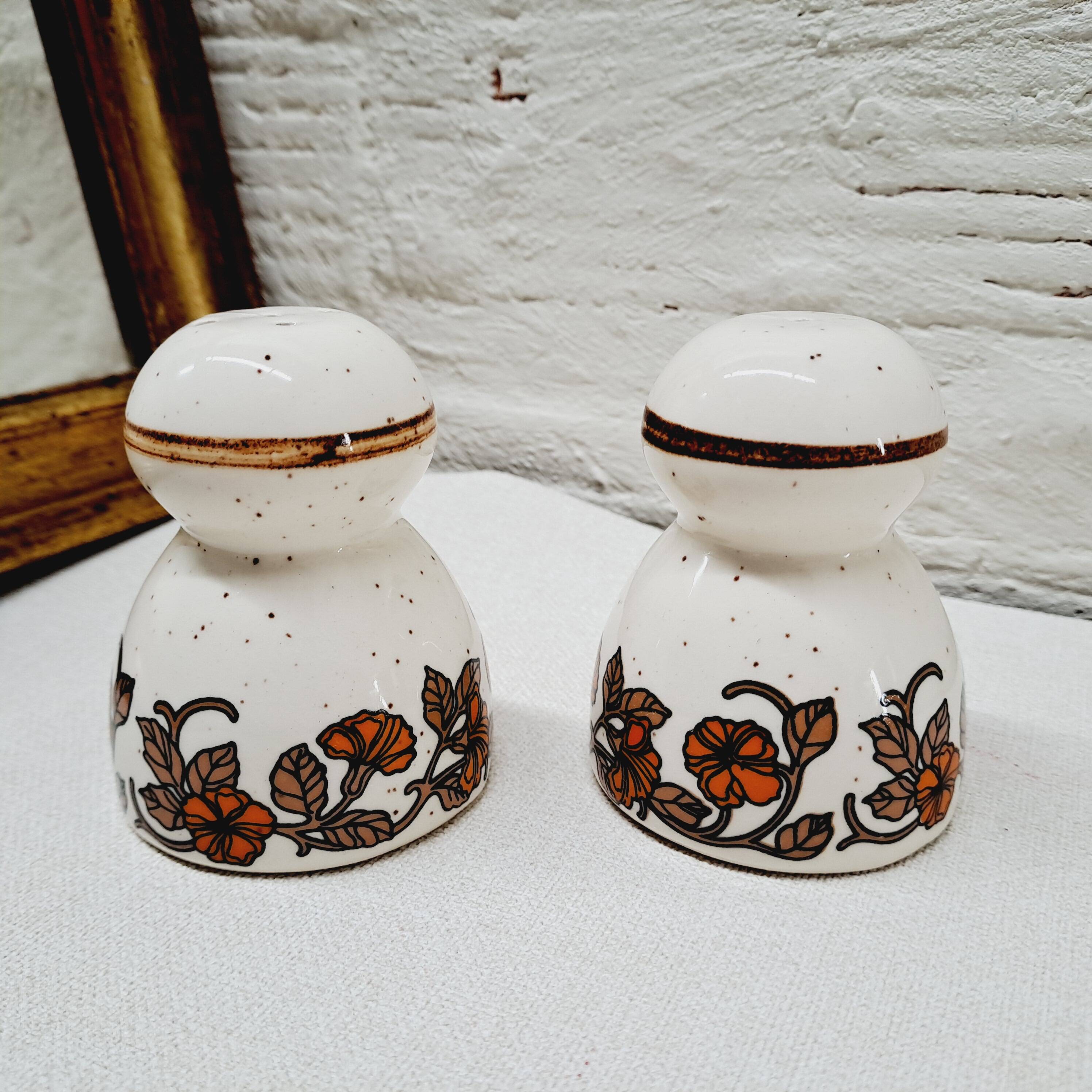 70s salt and pepper shaker set