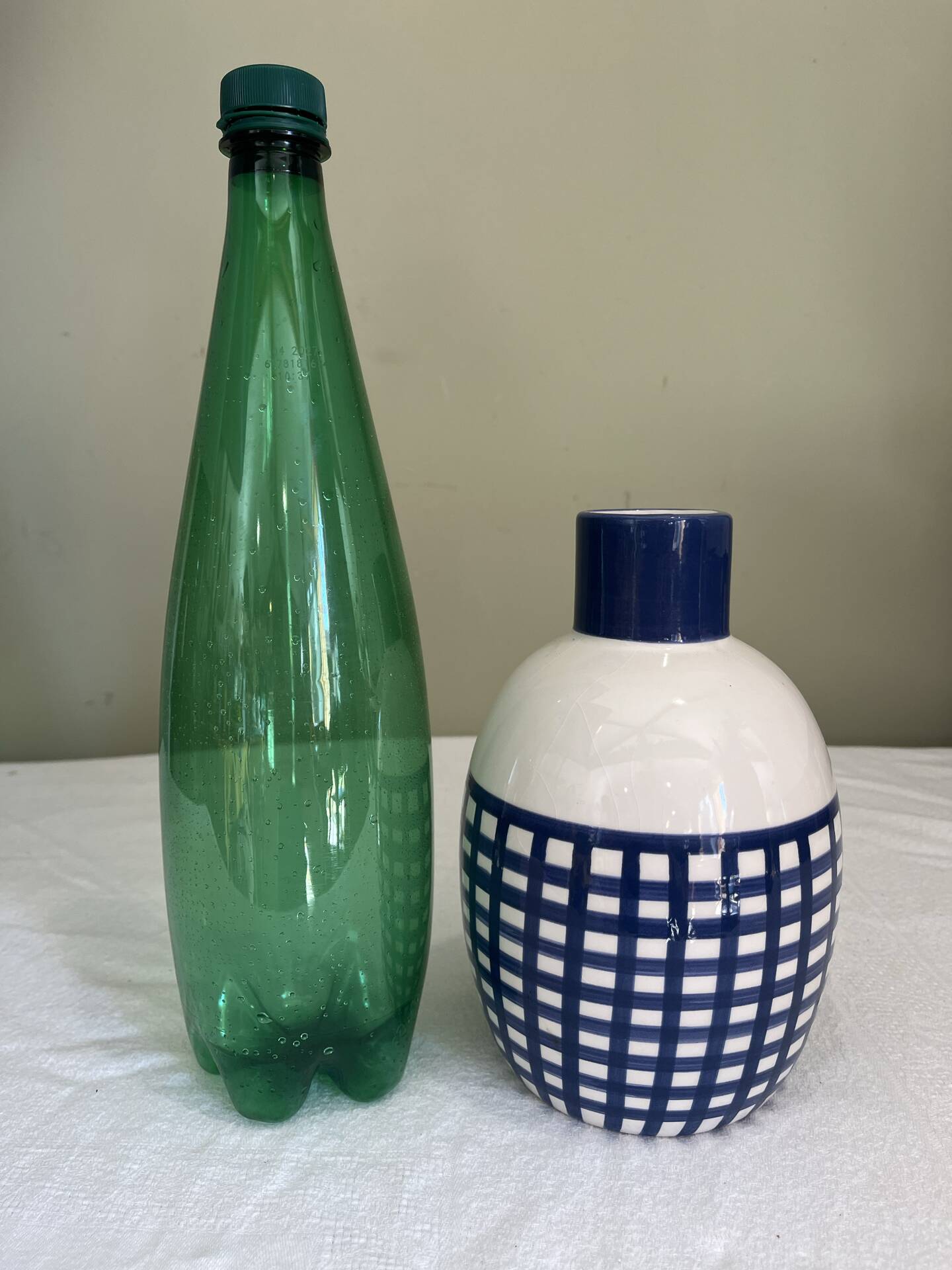 Graphic vase