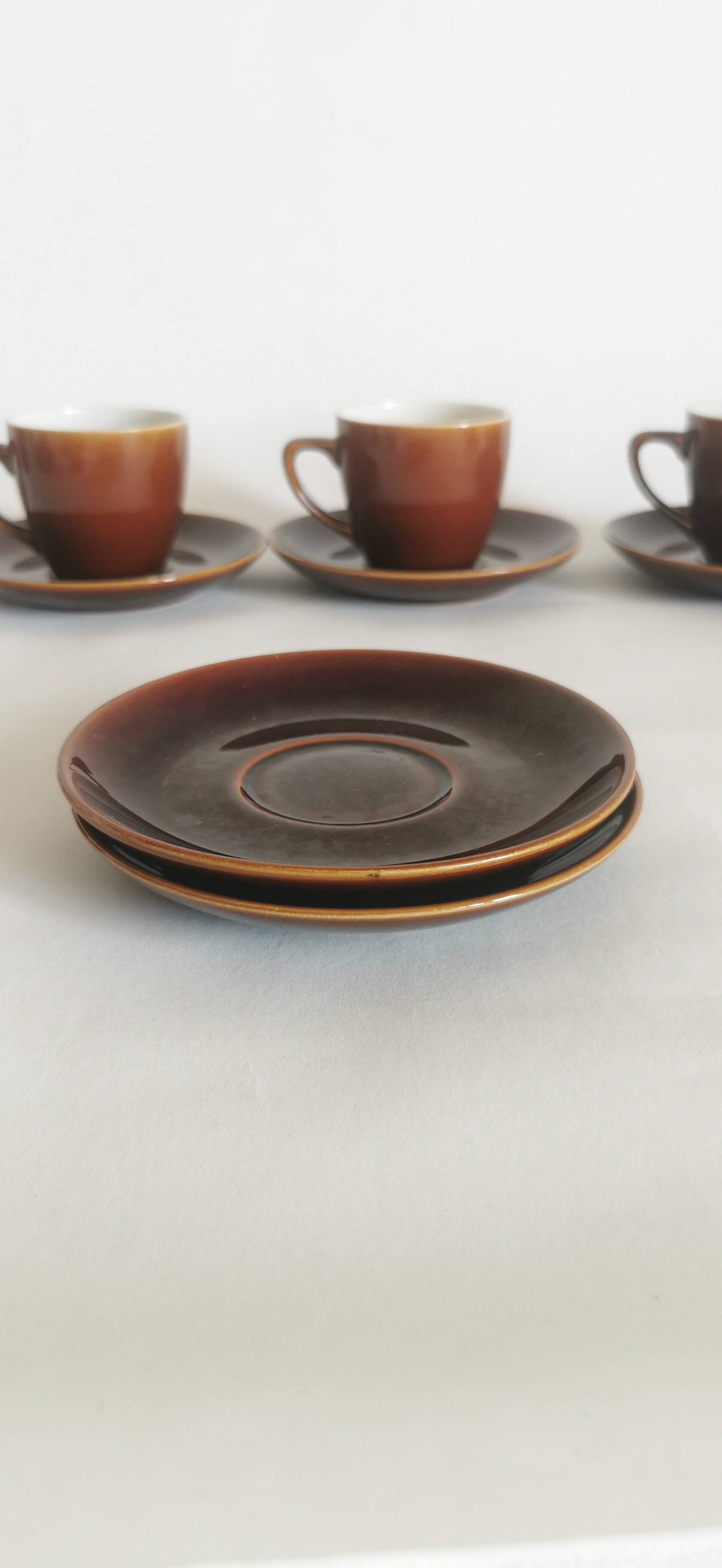 Set of 9 Villeroy and Boch mugs