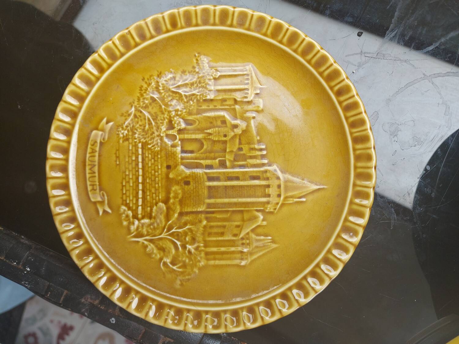 3 Gien earthenware plates