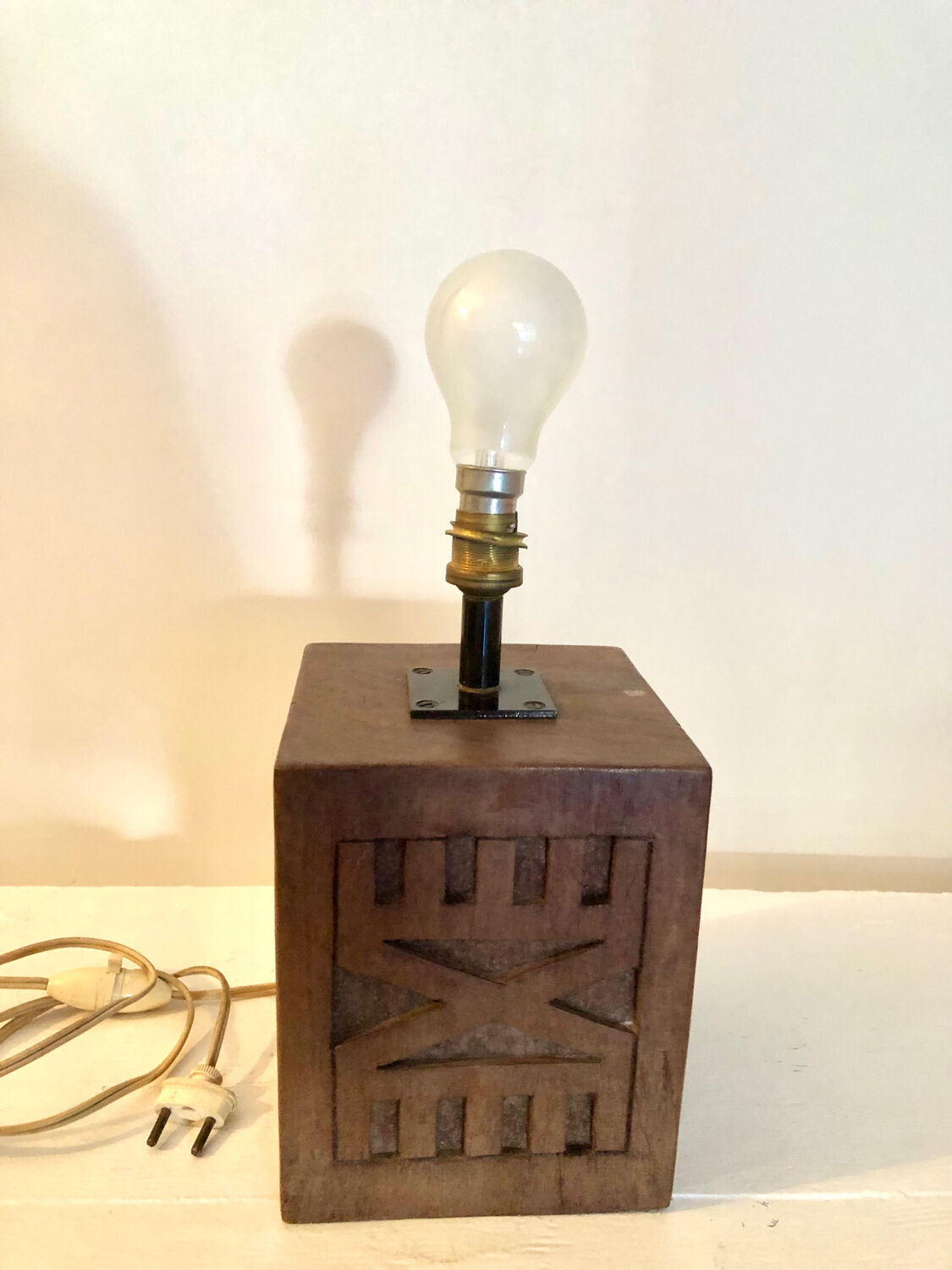 Brutalist folk art lamp base in teak from the 40s/50s.