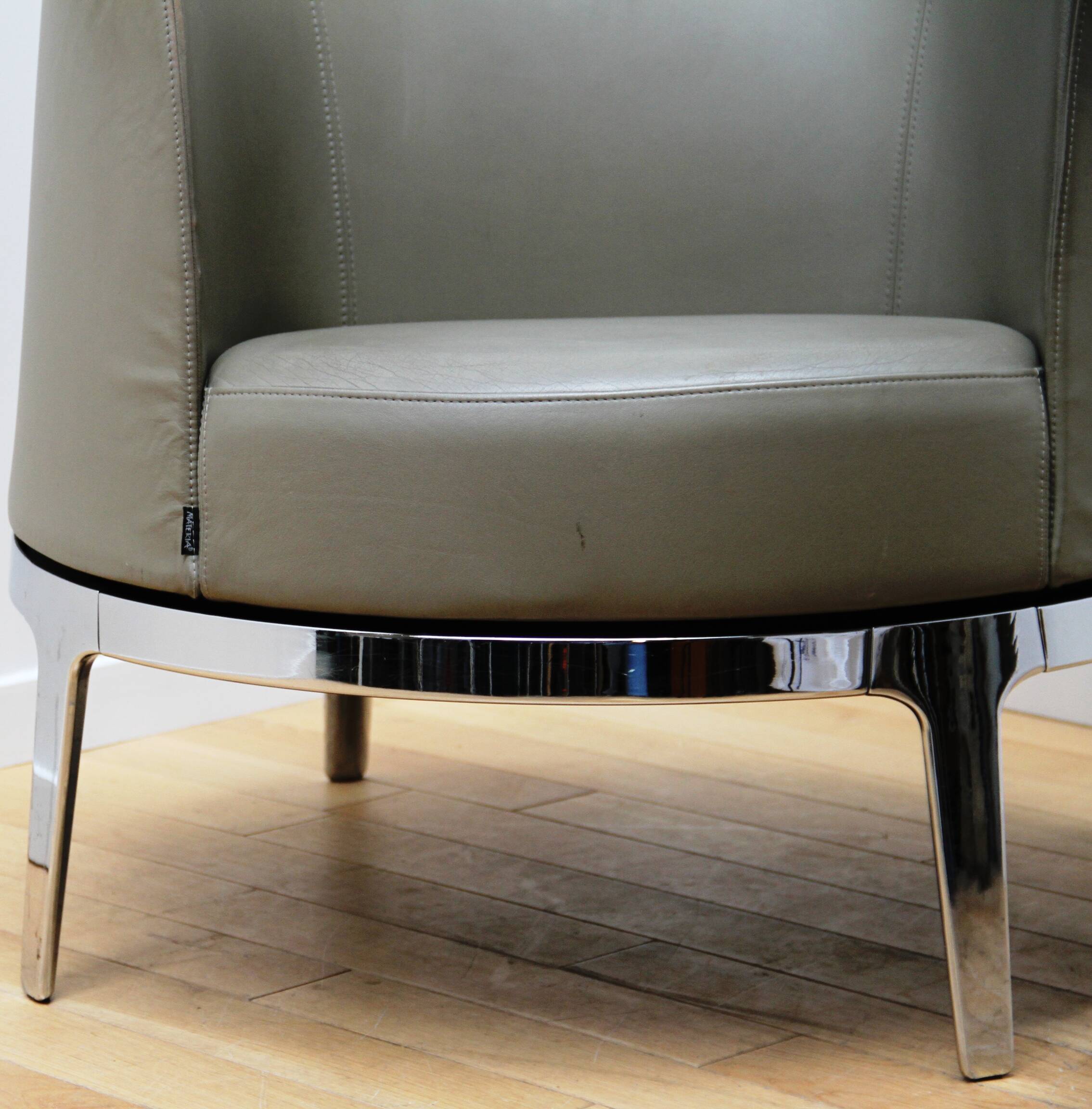 Omni Armchair, Materia