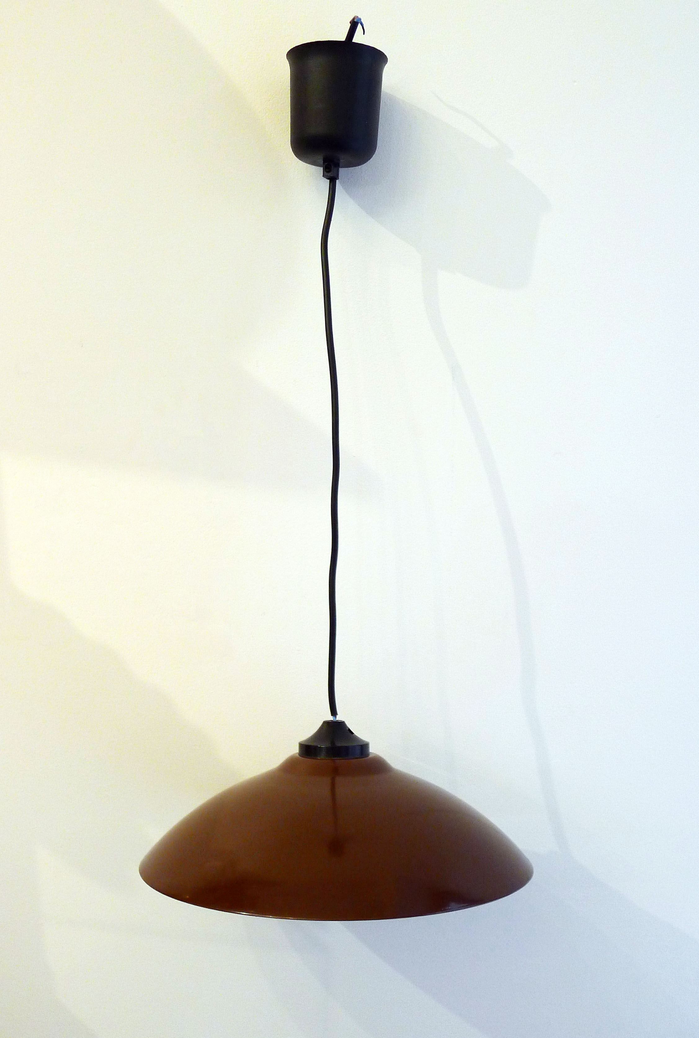 Conical lacquered metal suspension