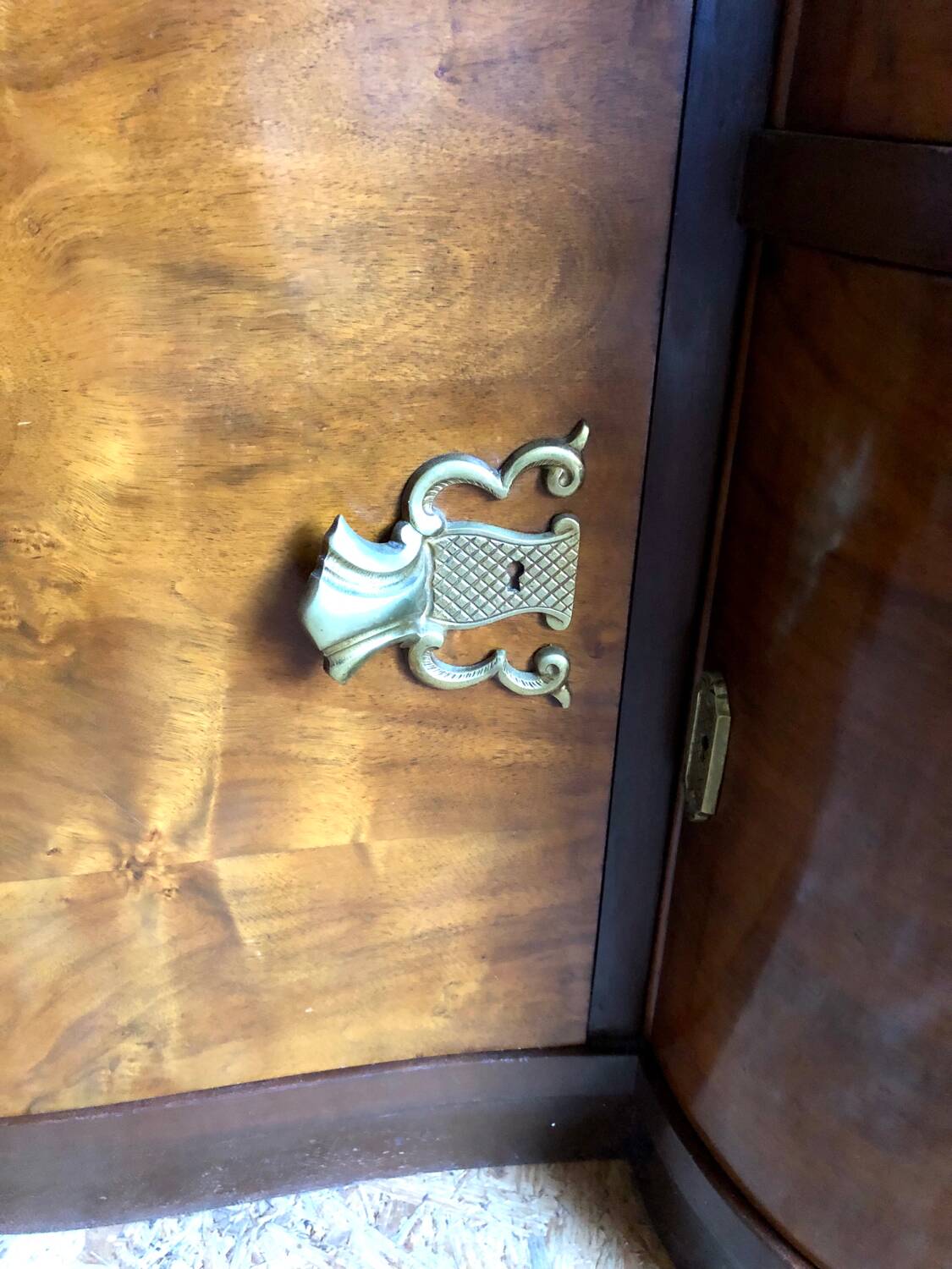 Art deco bar furniture