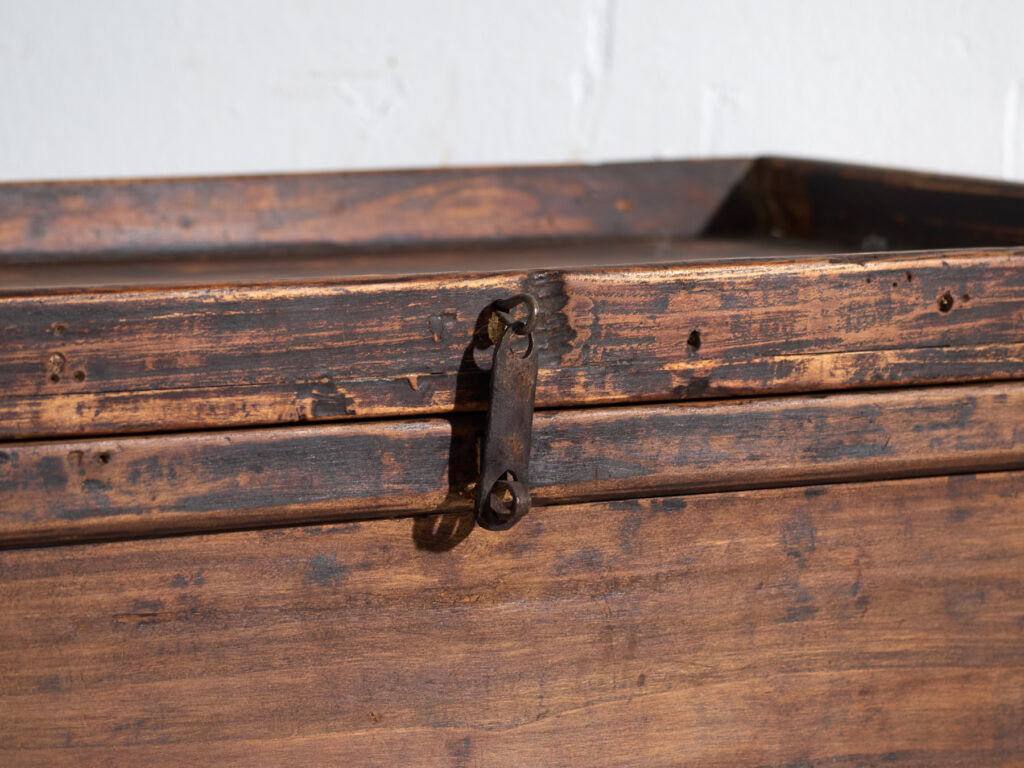 Antique Chinese writing desk with drop leaf in pine – China, circa 1930