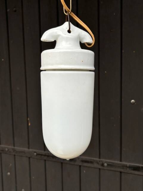 Porcelain and opaline suspension - Sweden 60s