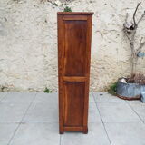 Double curtain cabinet