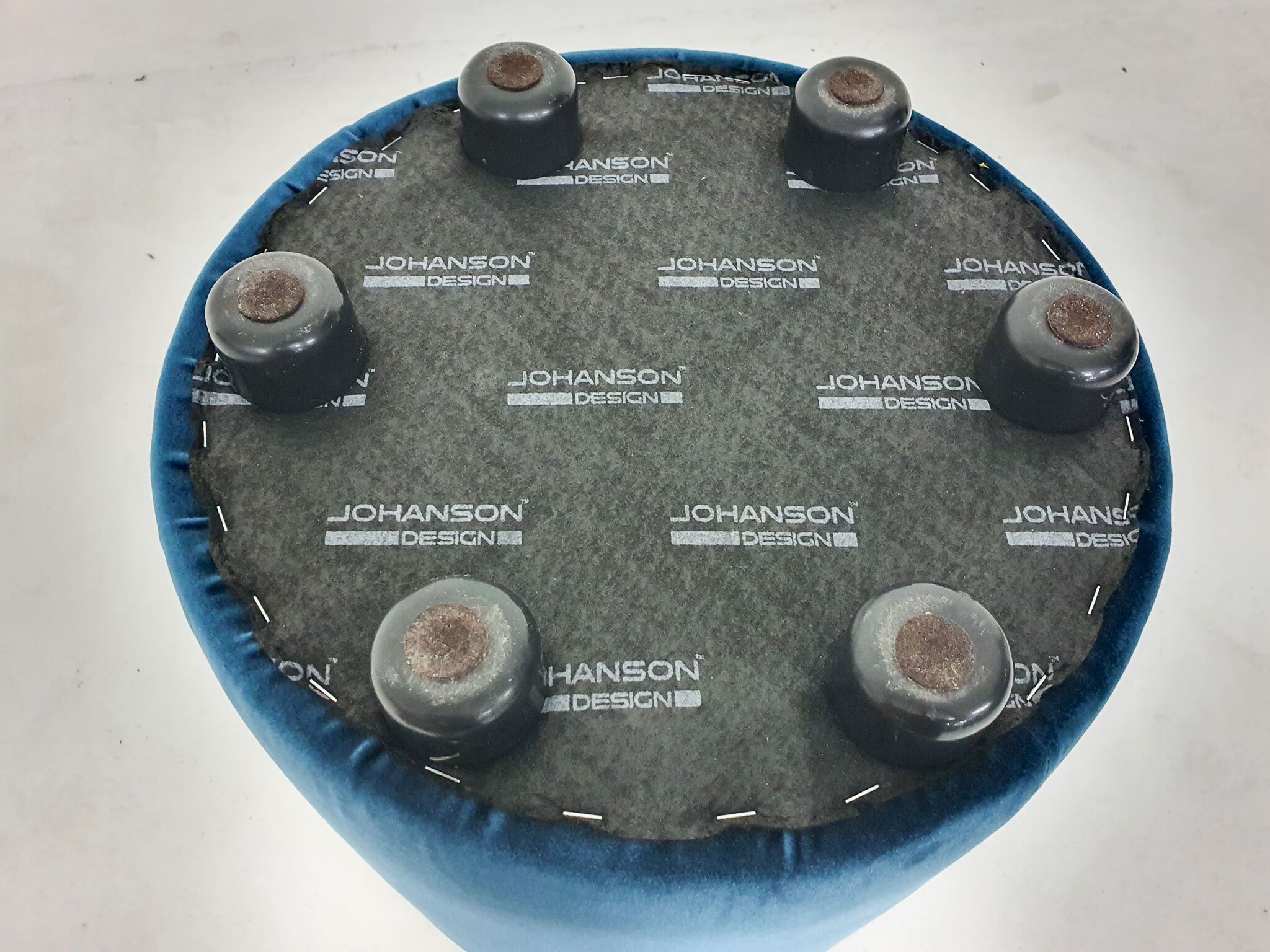 Pouf en velours, modèle « Bob » de Johanson Design, Suède