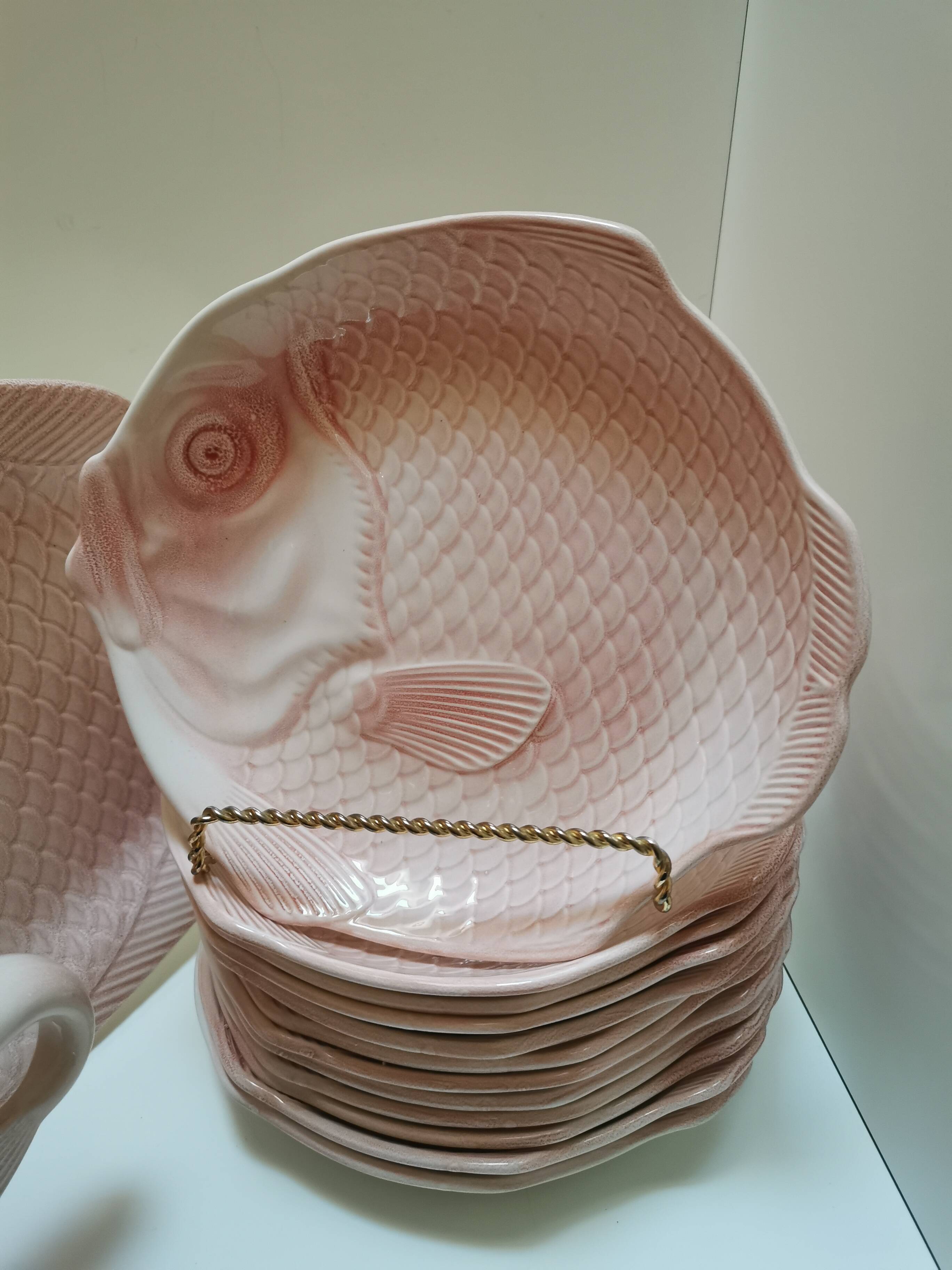 Ceramic fish service