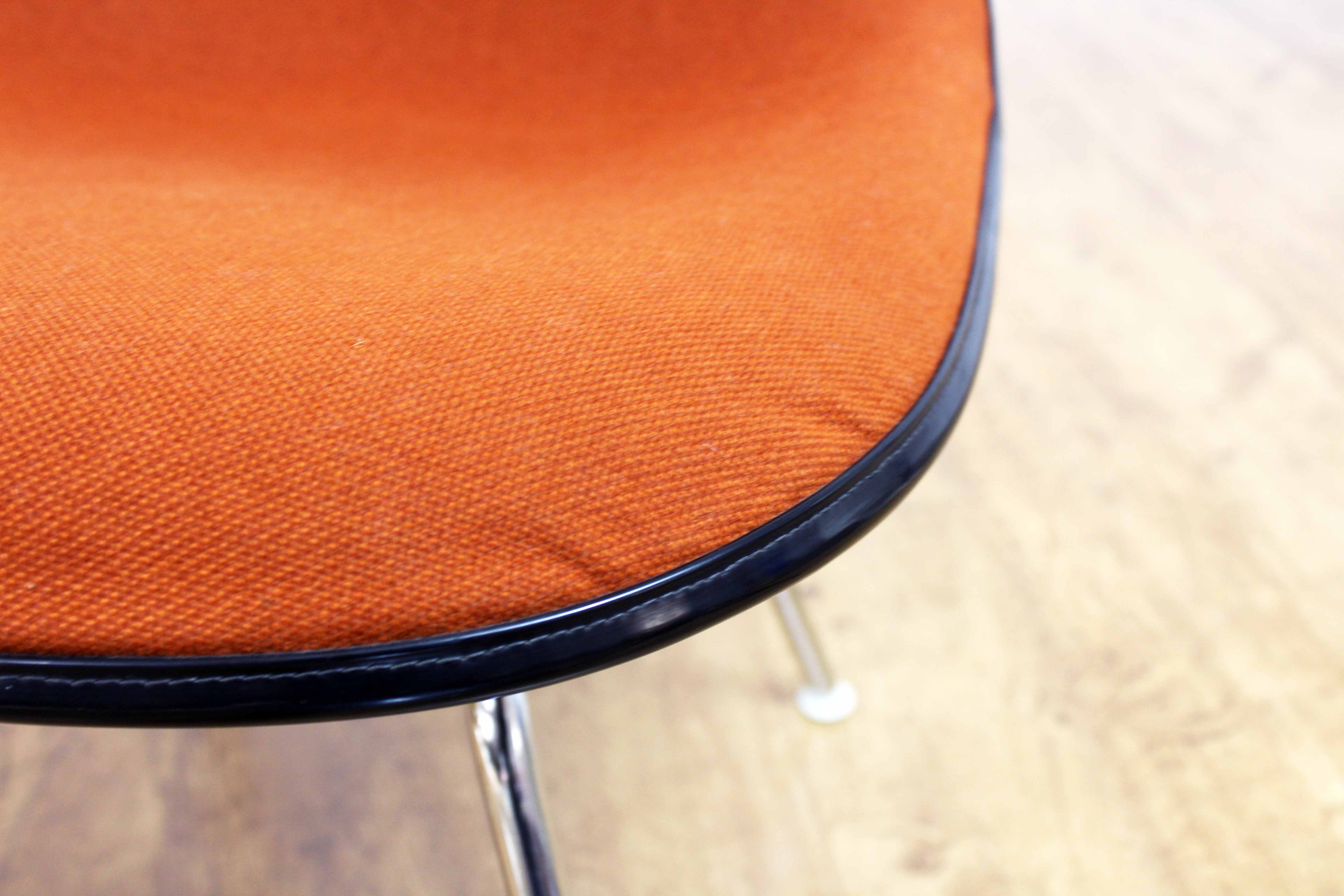 Original chair Eames DSX Herman Miller Vitra edition of the 70s.