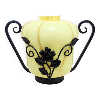 Art Deco vase in glass and wrought iron