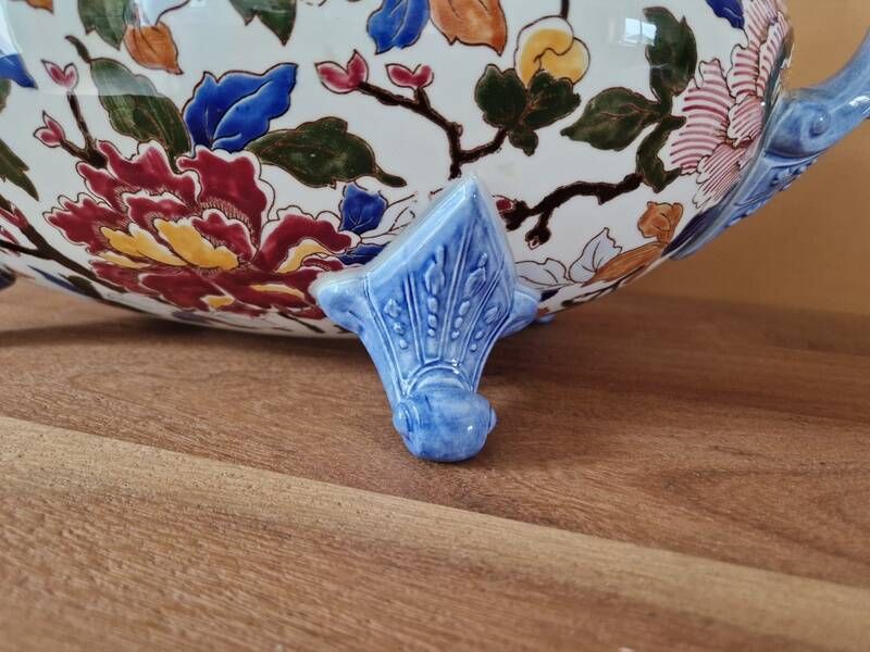 Important ceramic planter from Gien, Peonies model, 1980.