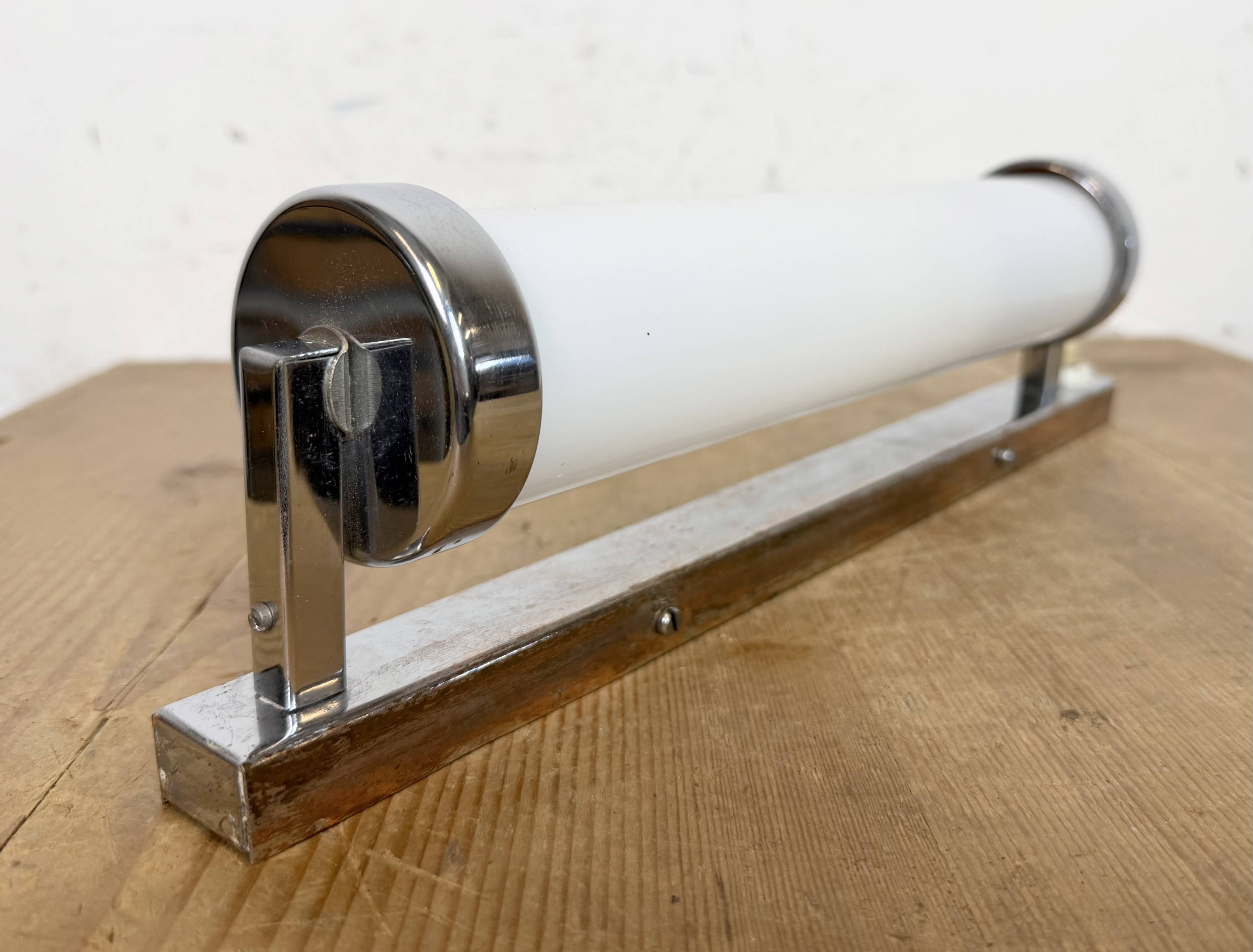 Applique murale Art Déco vintage en verre opale, années 1930