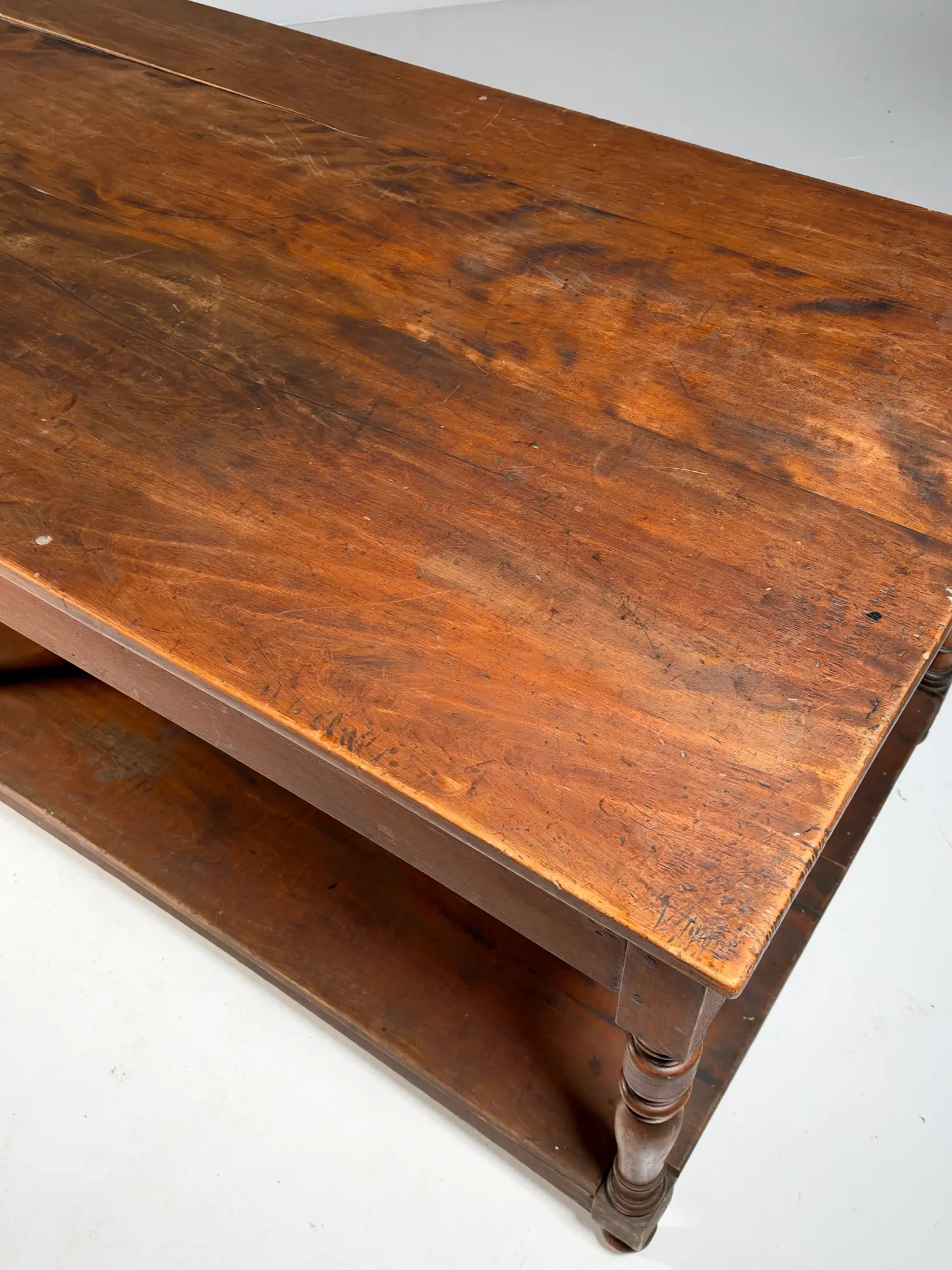 Table drapier belge vers 1920