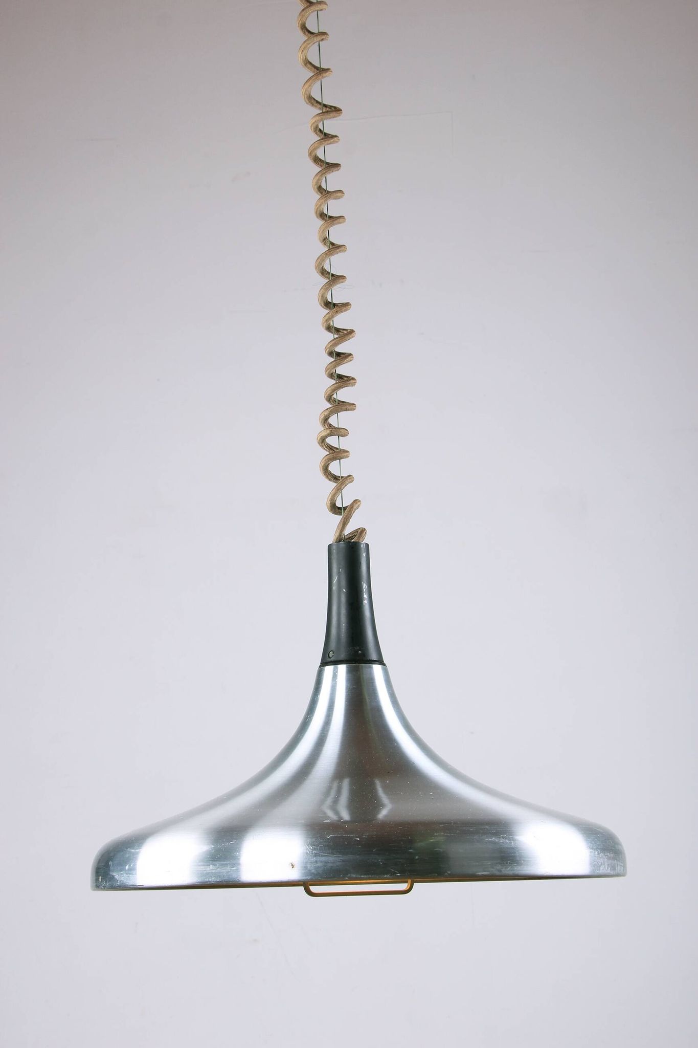 Grande suspension Allemande en métal chromé, modèle Tulip par Erco 1960.