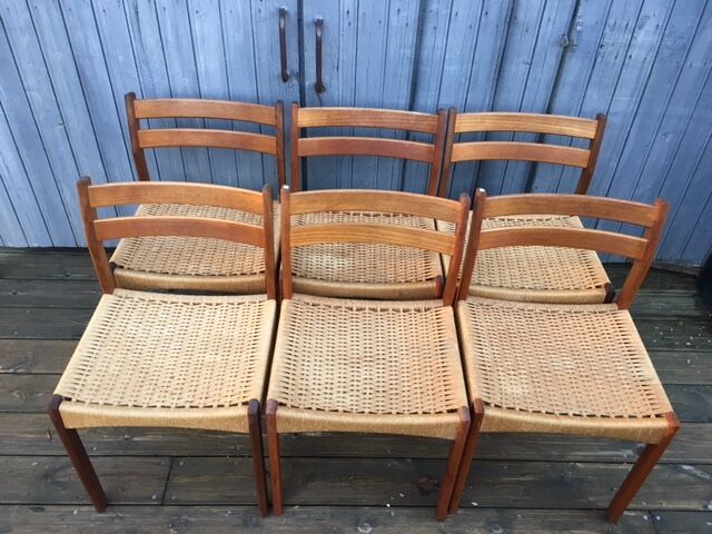 Suite de 6 chaises scandinaves en teck et corde