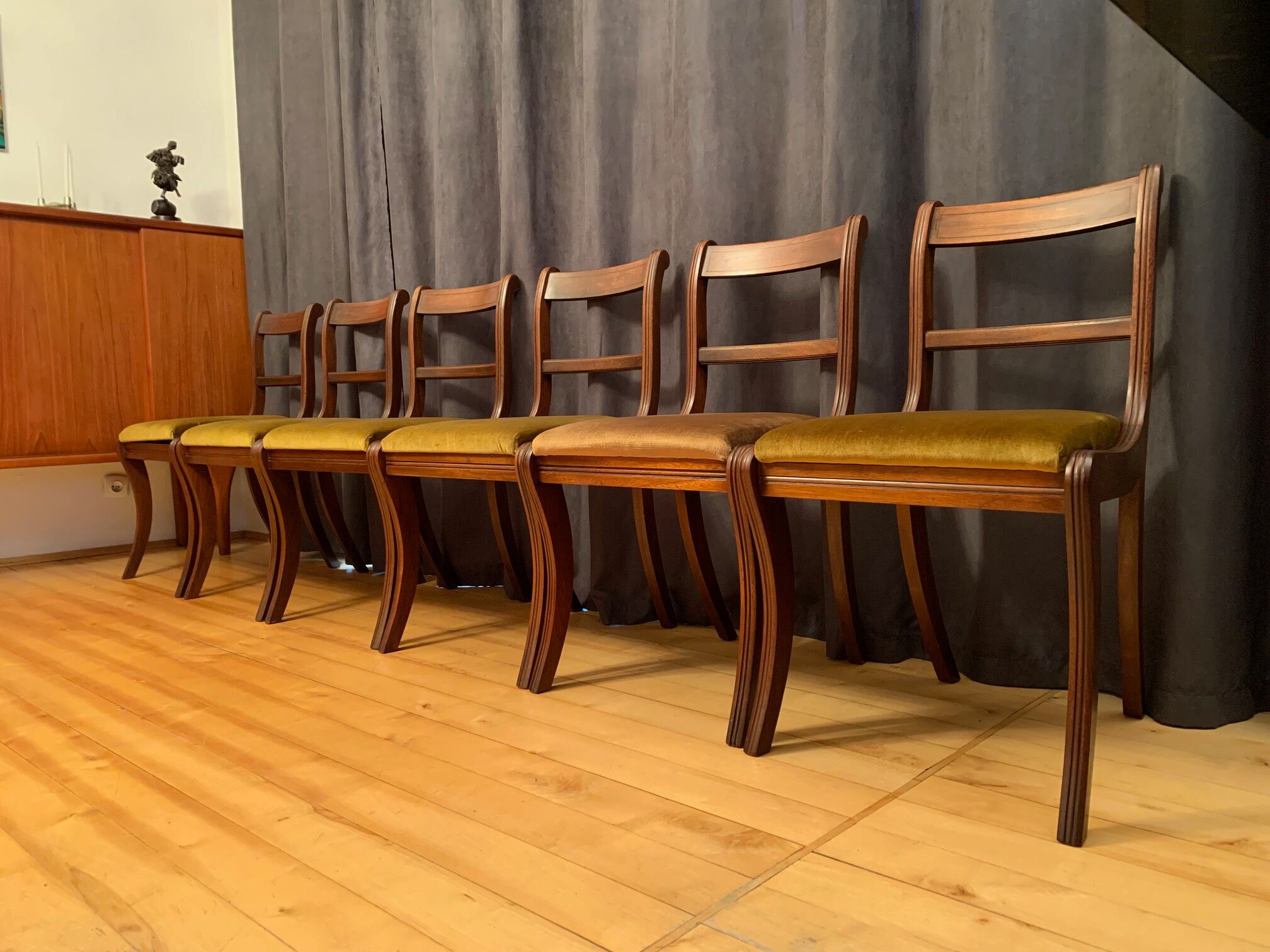 Ensemble de six chaises Regency Bevan Funnell Ltd Reprodux Angleterre années 1970