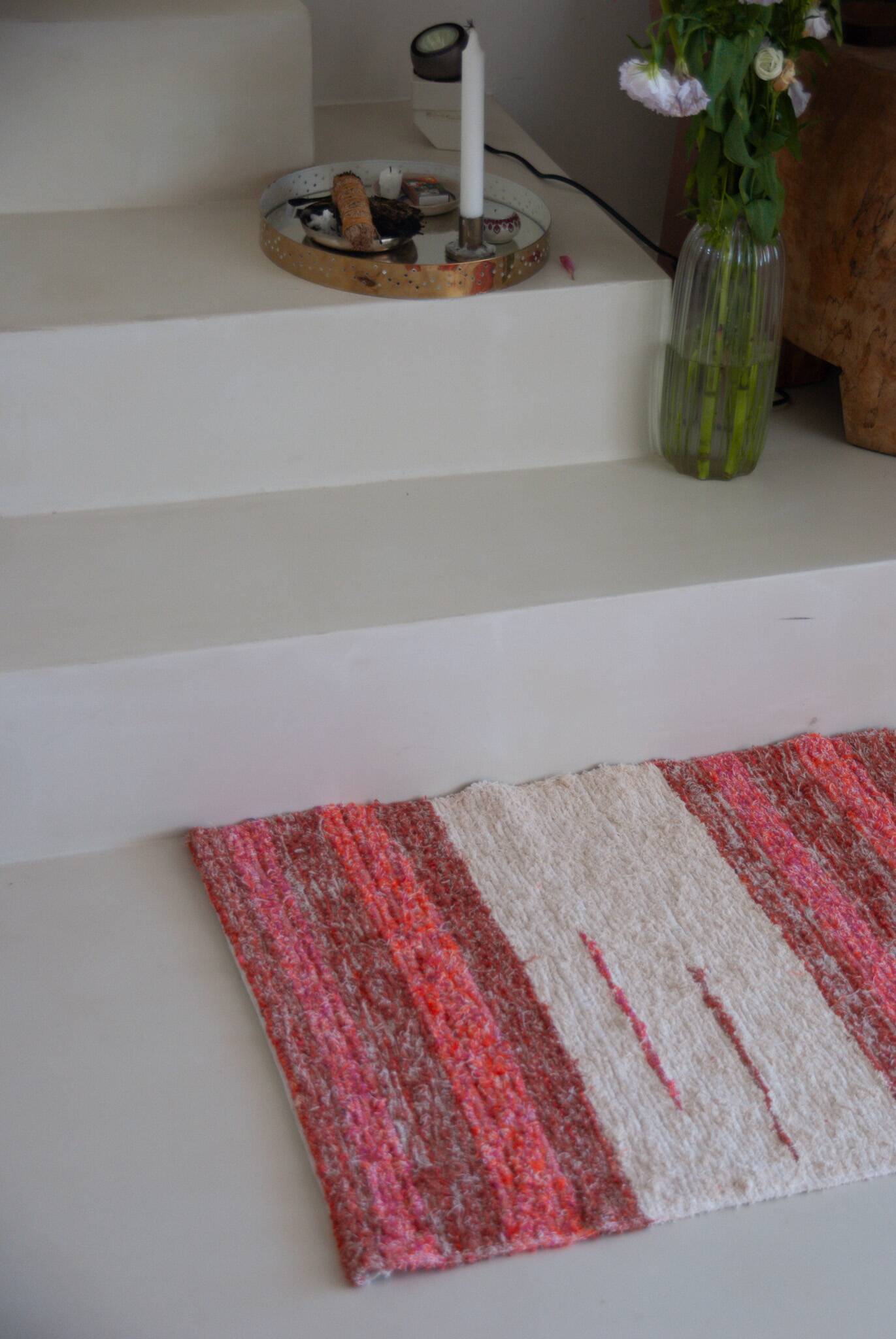 Handmade recycled cotton rug - Coral and ecru