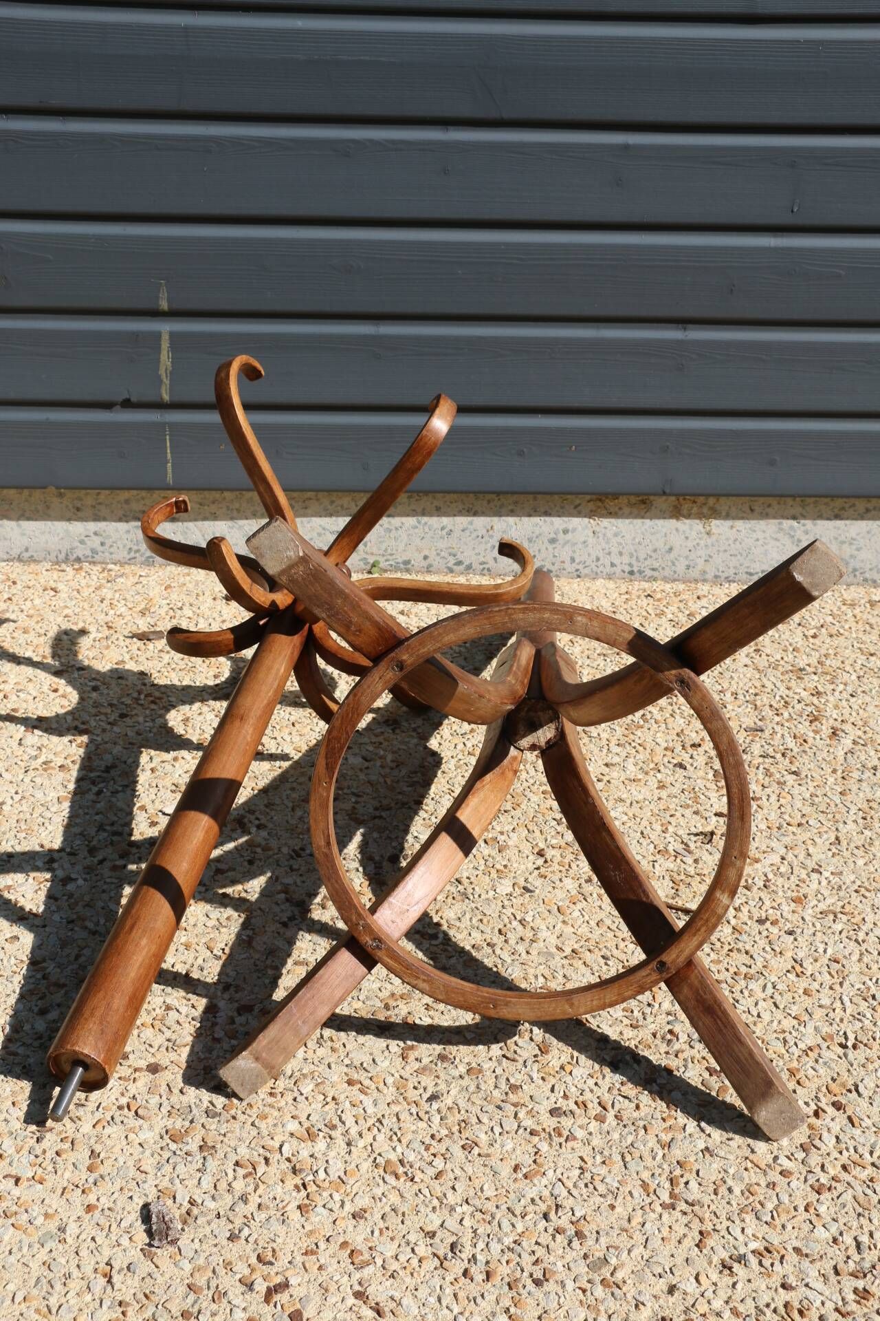 Dark baumann parrot coat rack (a6)