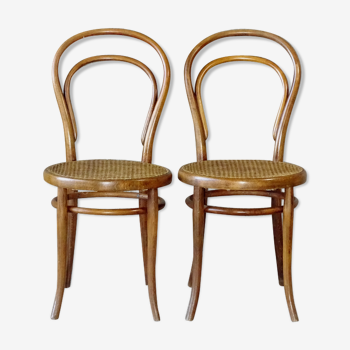 Deux chaises Thonet N°14 cannage neuf Ca1900