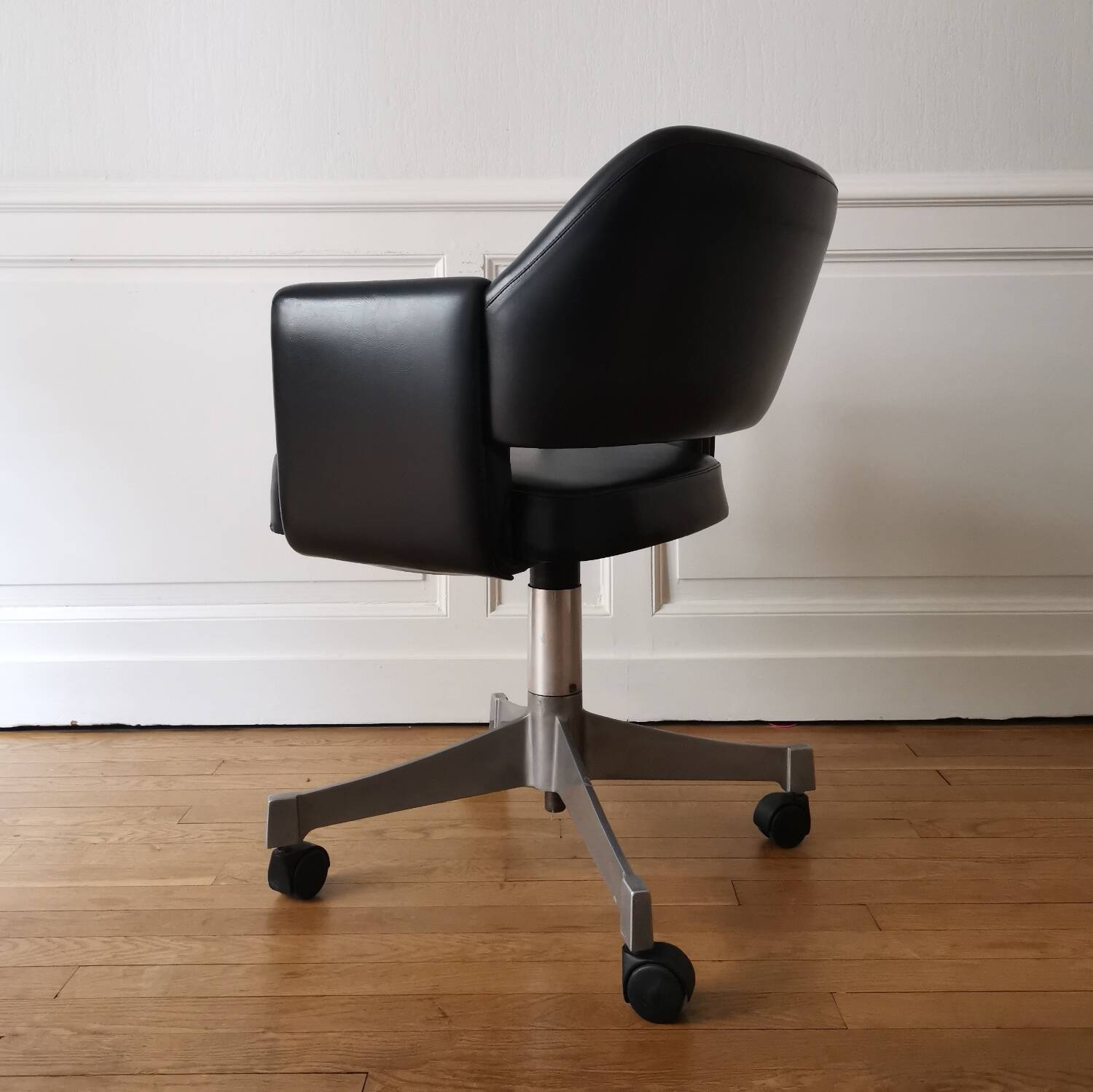 "Deauville" executive chair, Airborne edition, 1960.