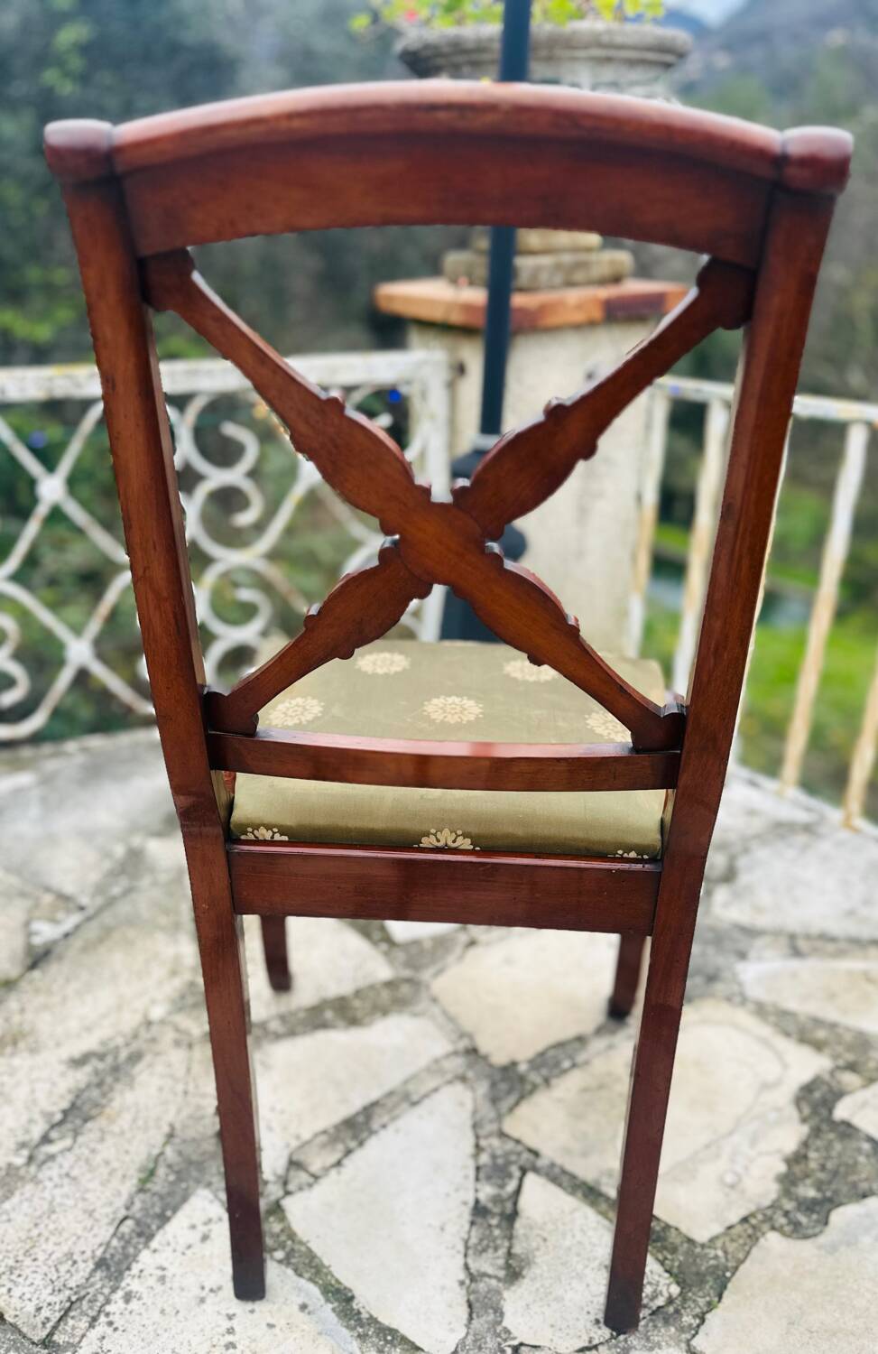 Solid mahogany chair, Restoration period, 19th century