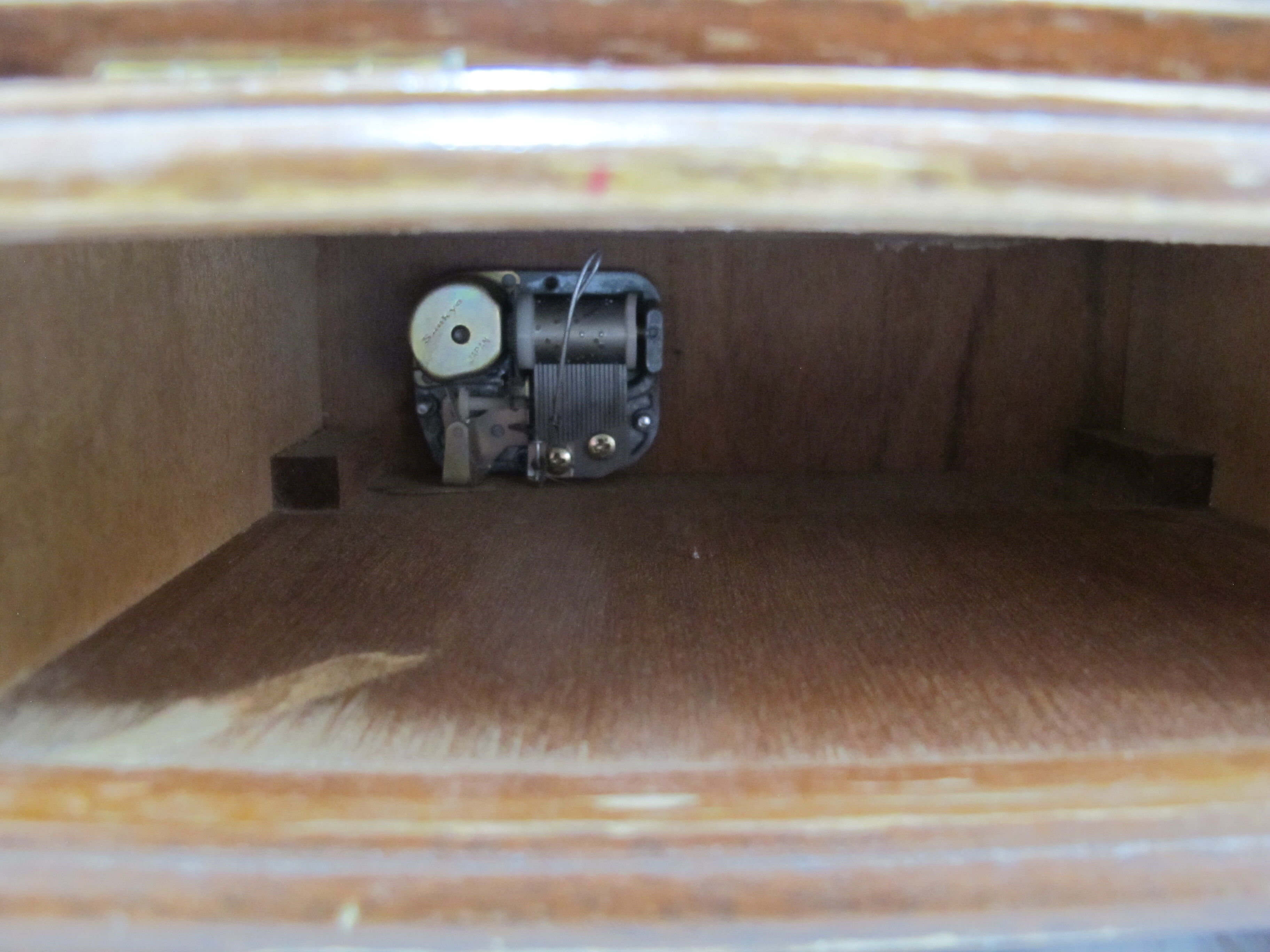 Vintage musical jewelry box