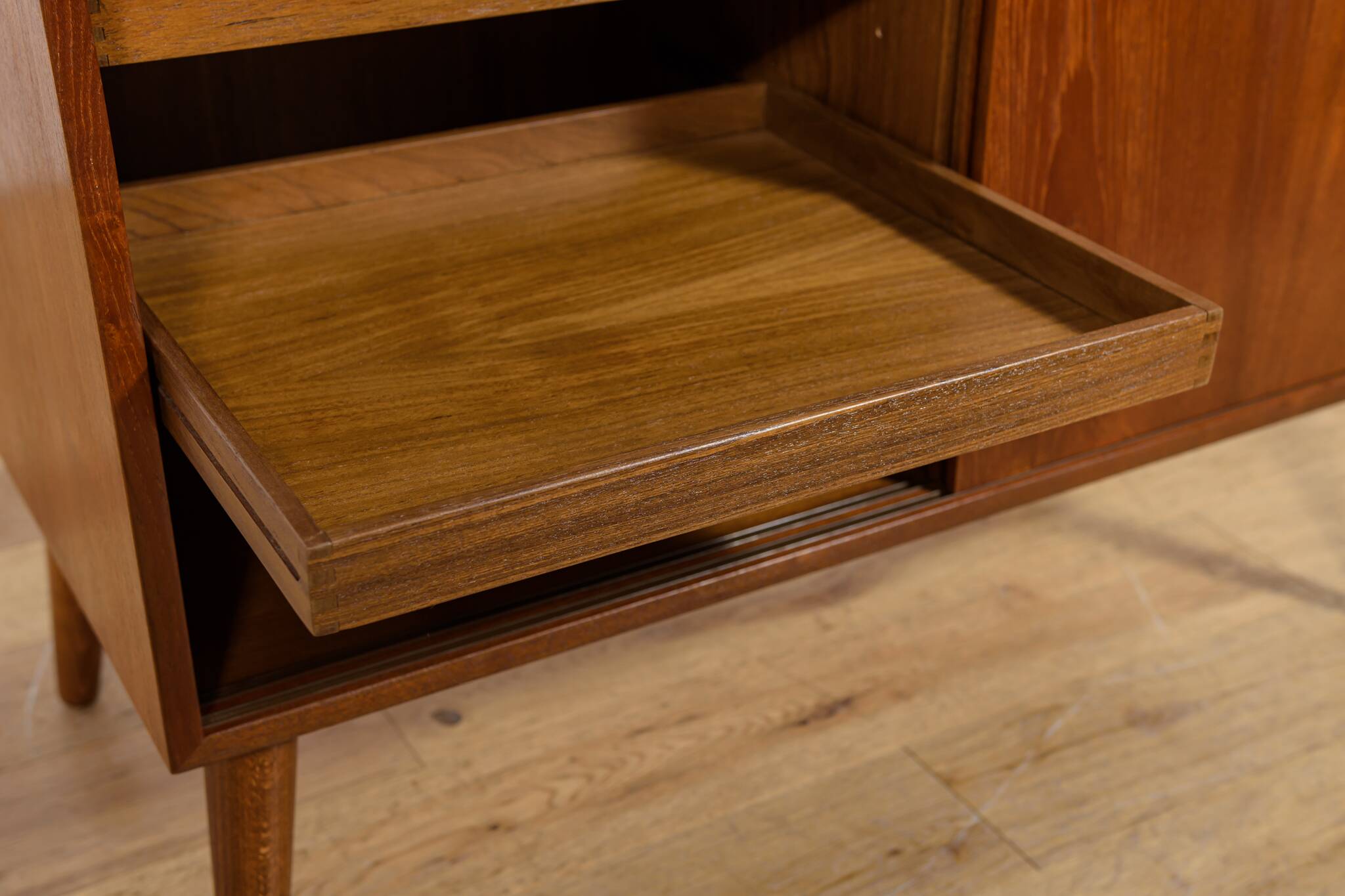 Petit buffet en teck du milieu du siècle de Feldballes Møbelfabrik, Danemark, 1960