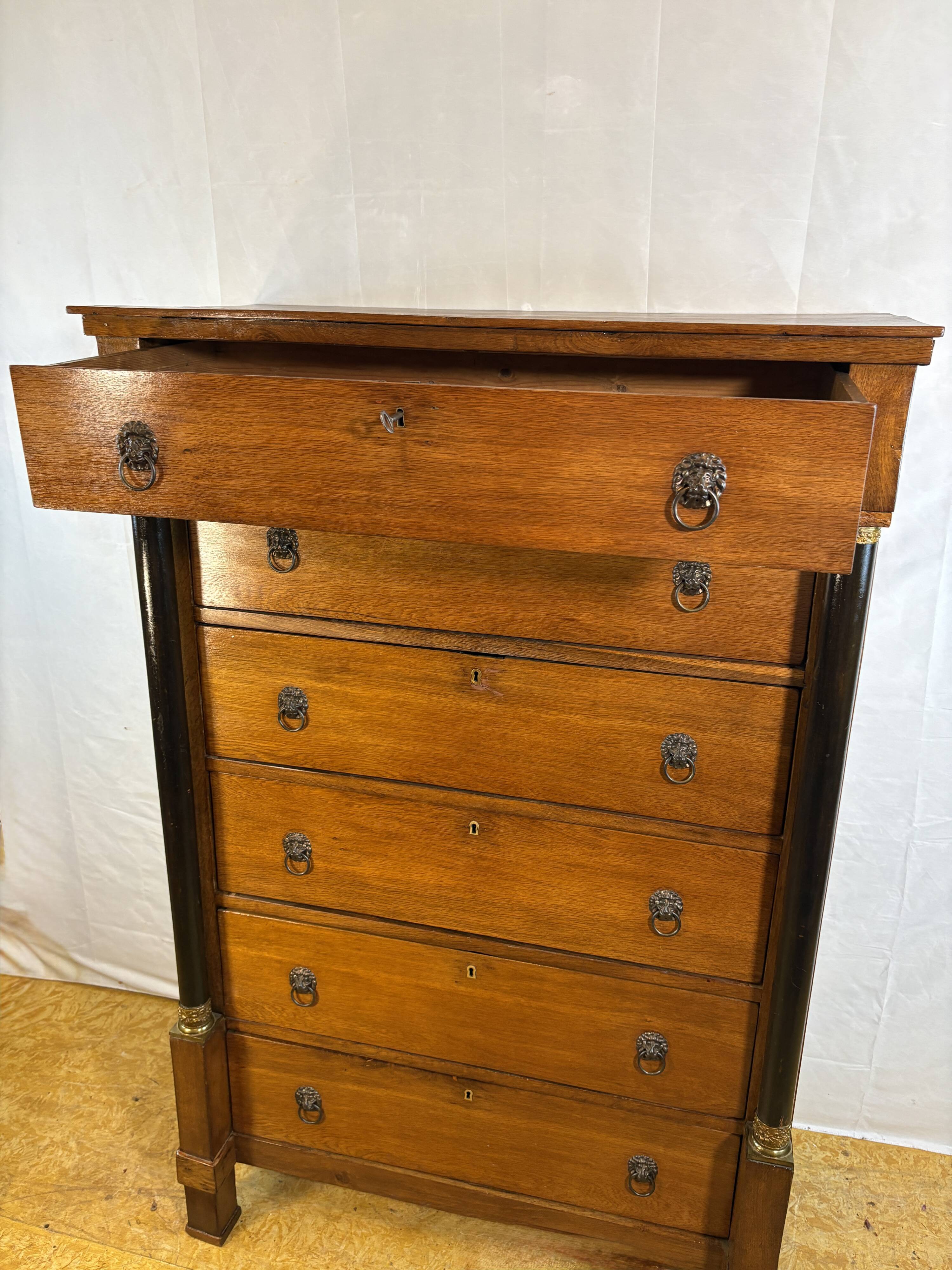 Chiffonier en chêne néerlandais antique Empire vers 1820