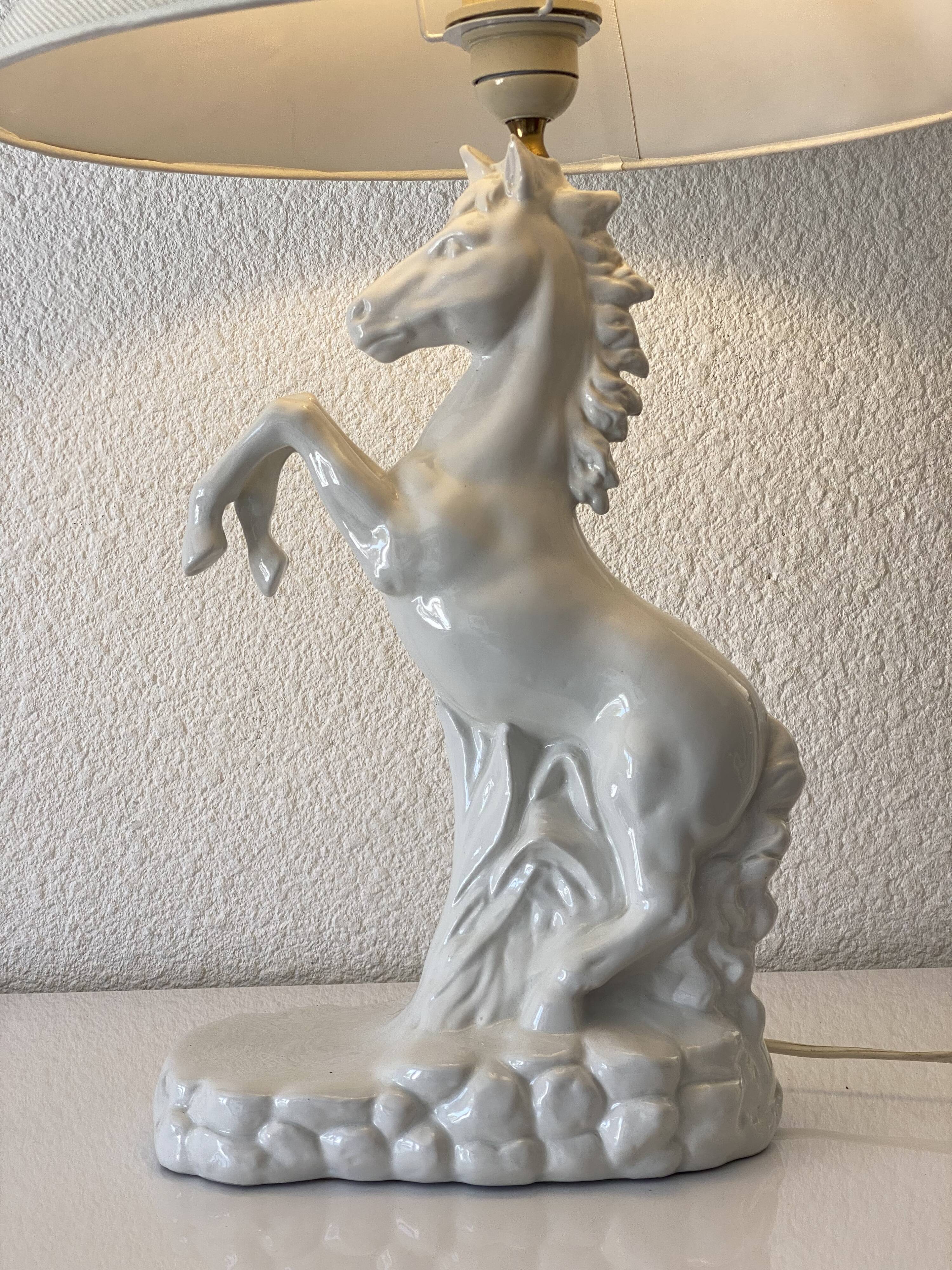 White ceramic zoomorph lamp