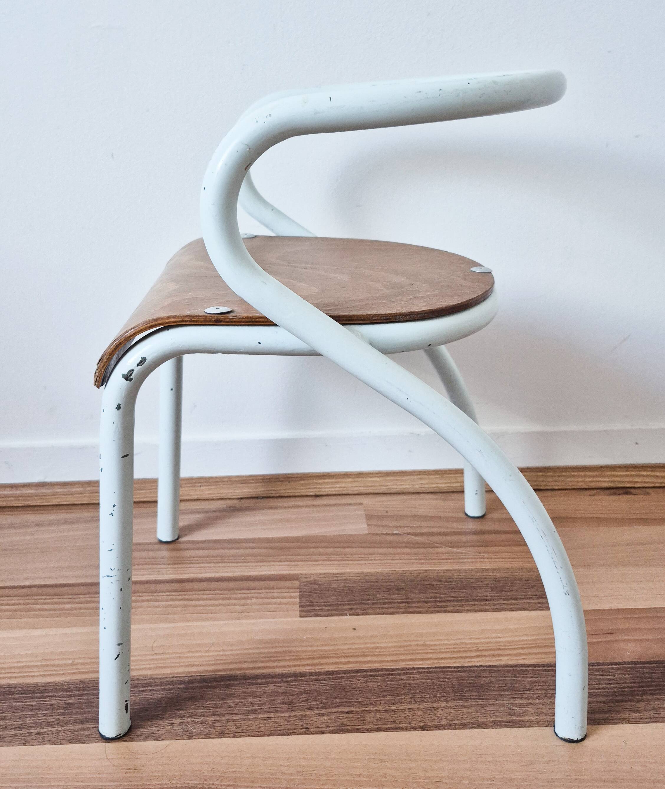 Fauteuil , chaise enfant Mullca 300, vintage, par Jacques Hitier, design 19