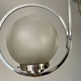 Lampe art déco en argent avec trois abat-jours en forme de sphère