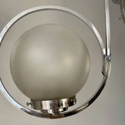 Lampe art déco en argent avec trois abat-jours en forme de sphère