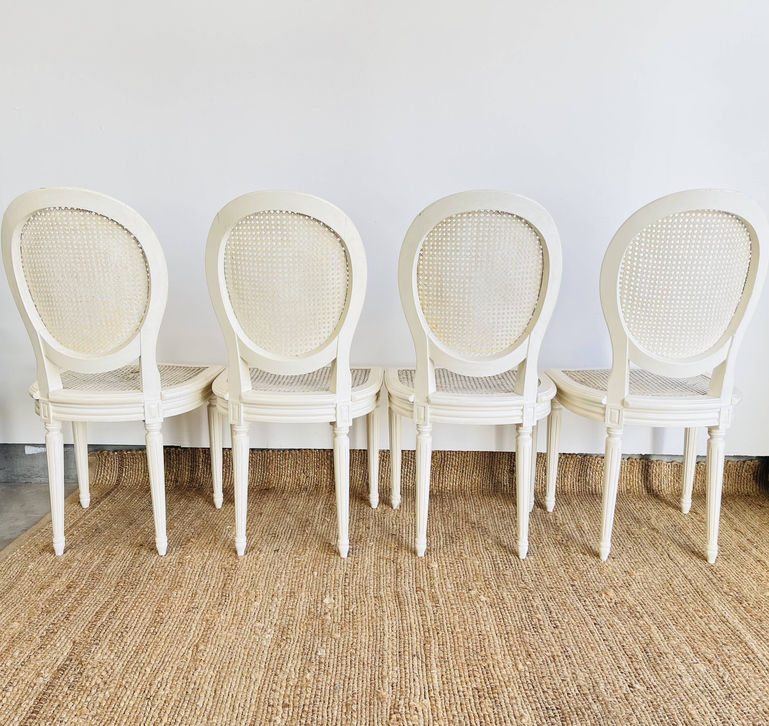 4 fluted chairs in Louis XVI style