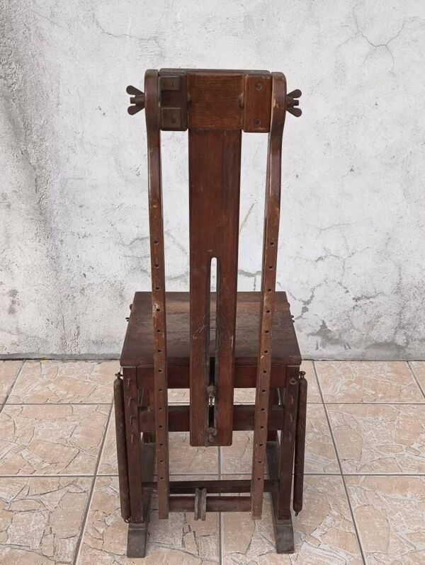 Rare ancienne chaise de kinésithérapie en chêne